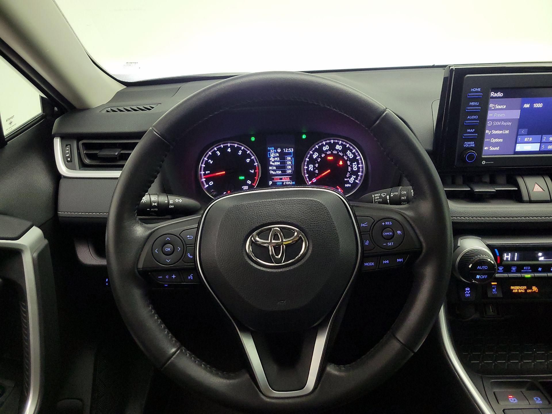 Thumbnail: 2021 Toyota RAV4 - 10