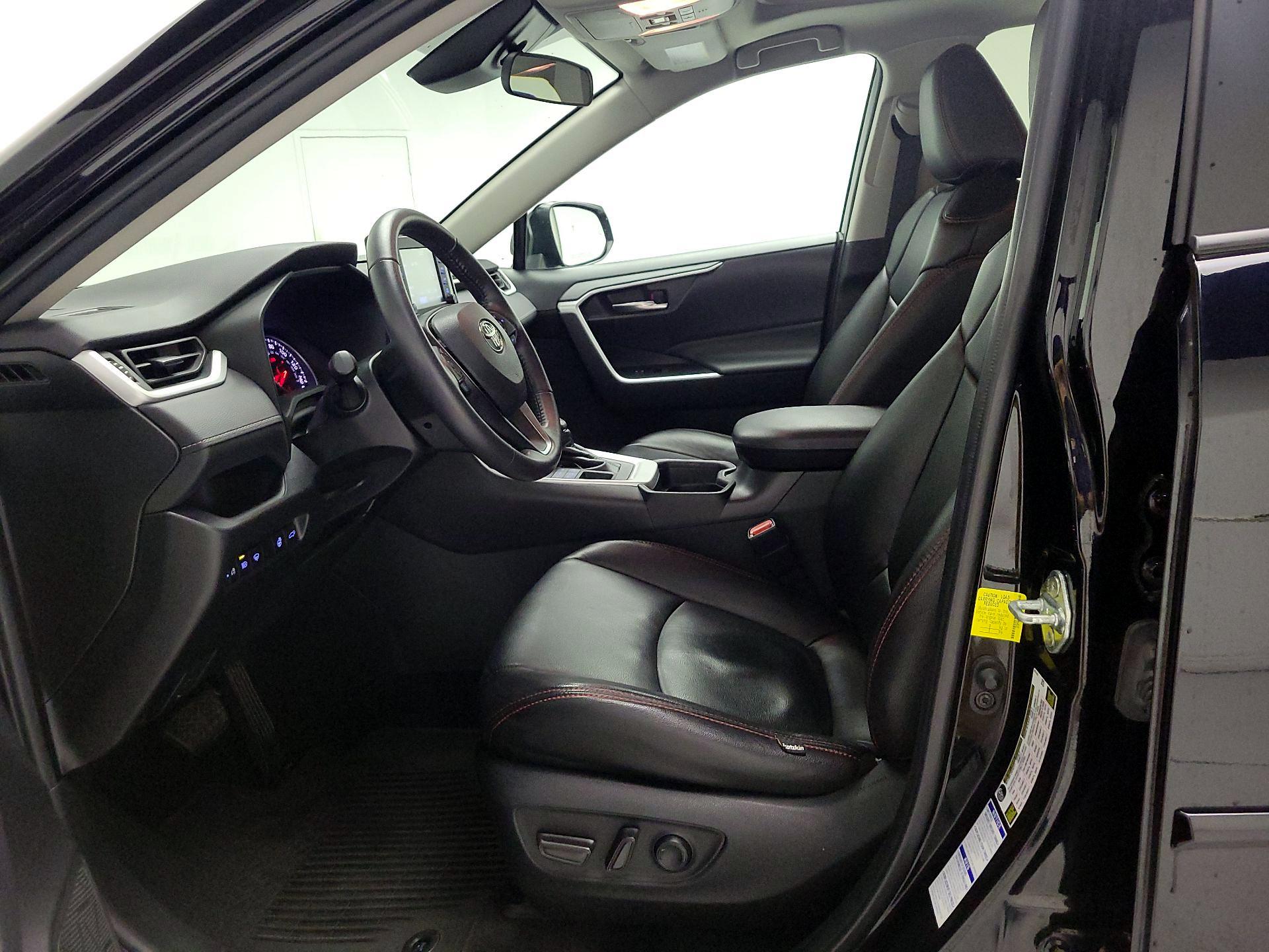 Thumbnail: 2021 Toyota RAV4 - 11