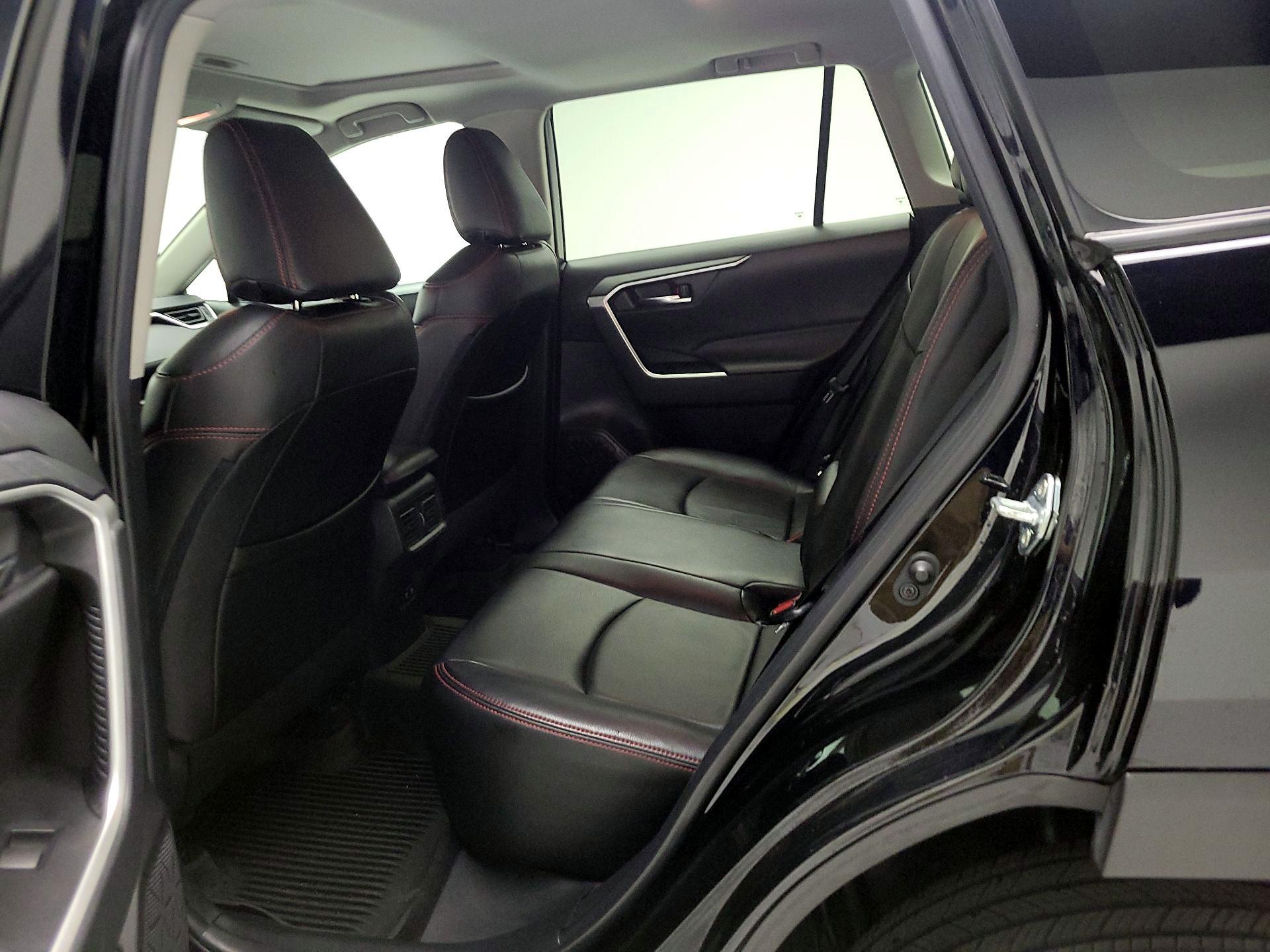 Thumbnail: 2021 Toyota RAV4 - 18