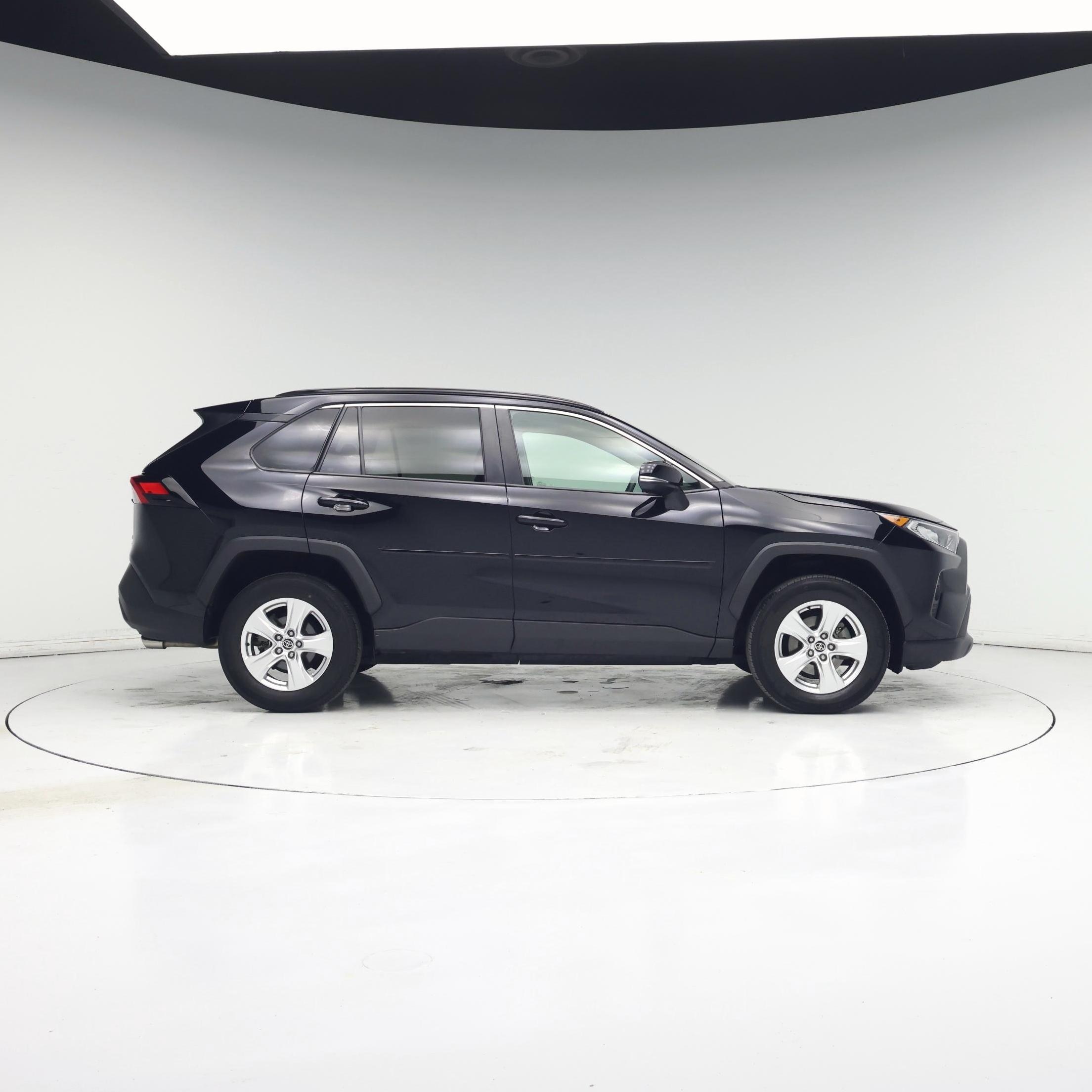 Thumbnail: 2021 Toyota RAV4 - 7