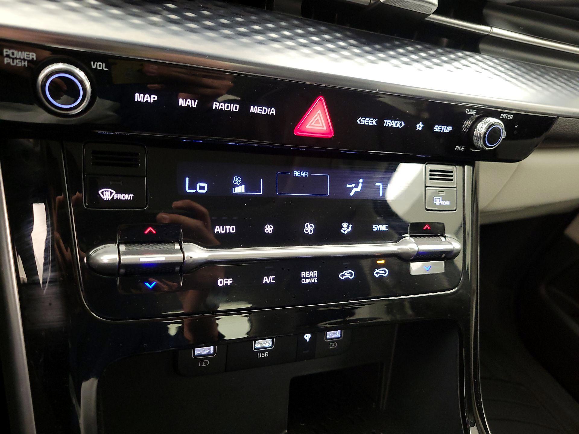 Thumbnail: 2024 Kia Carnival - 17