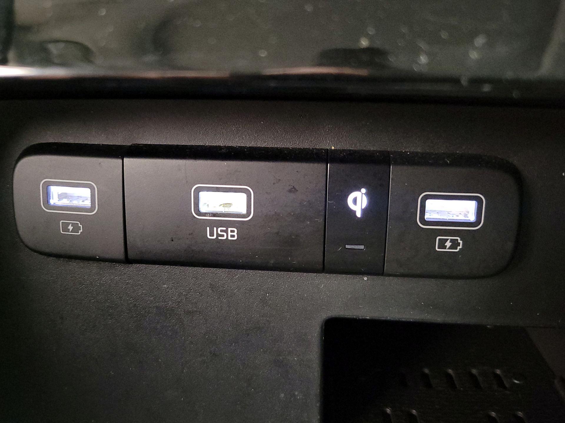 Thumbnail: 2024 Kia Carnival - 19