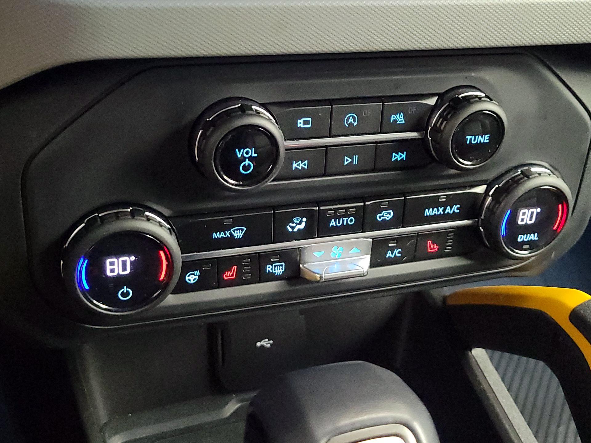 Thumbnail: 2023 Ford Bronco - 17