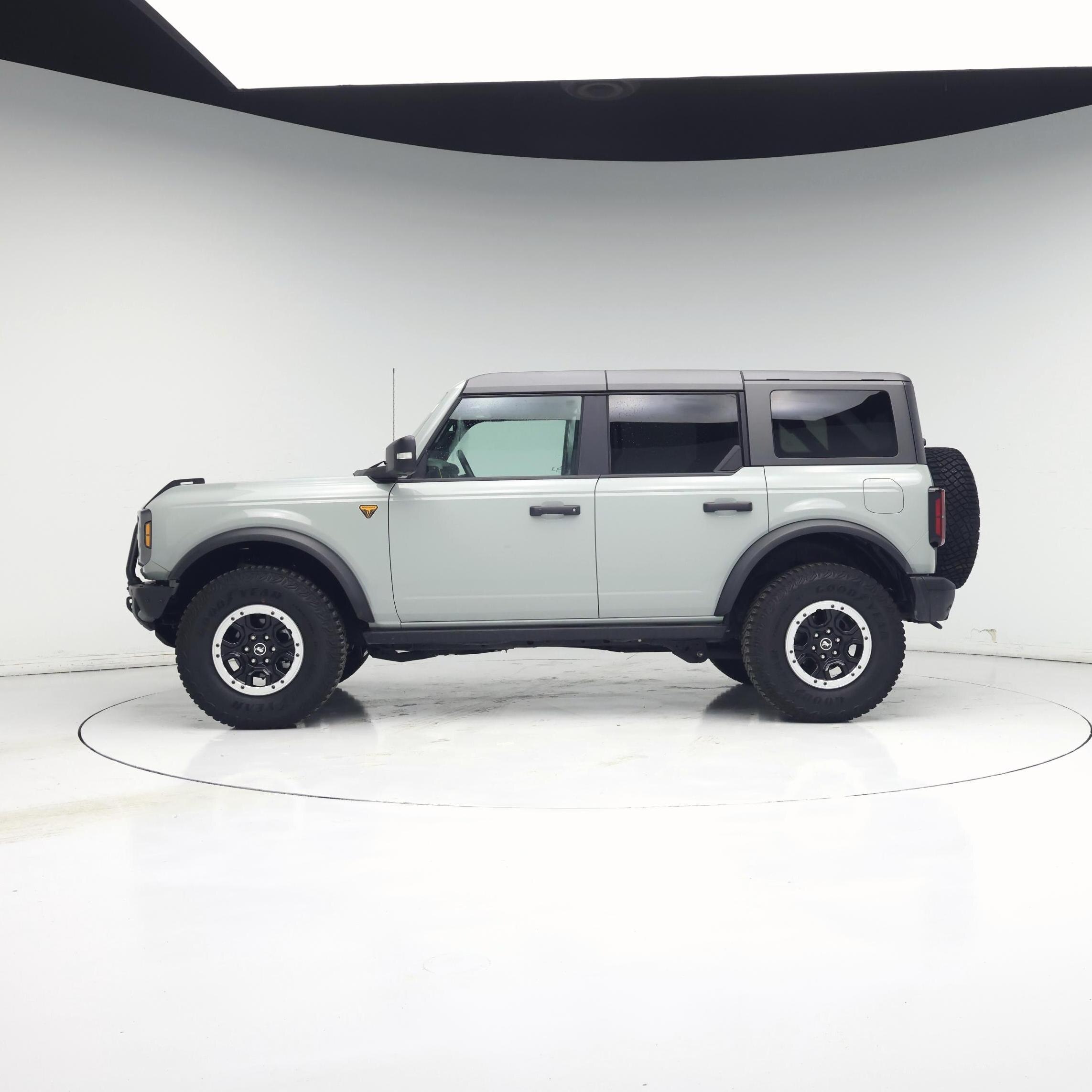 Thumbnail: 2023 Ford Bronco - 3