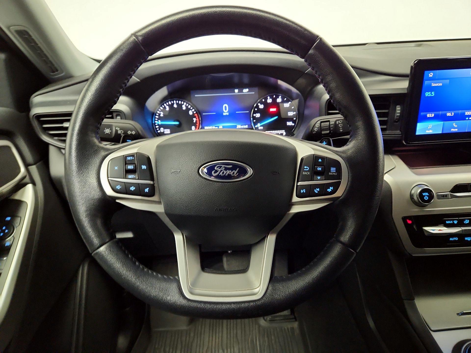 Thumbnail: 2021 Ford Explorer - 10