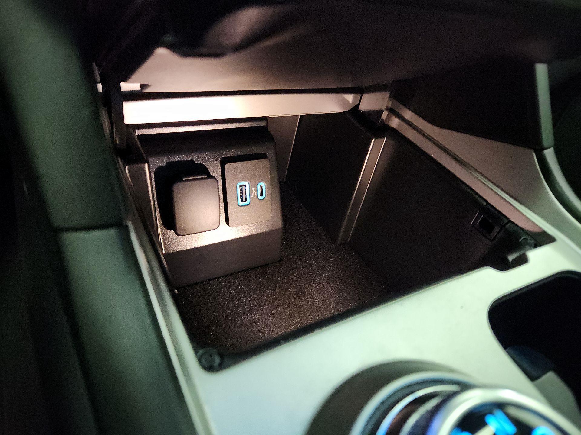 Thumbnail: 2021 Ford Explorer - 18