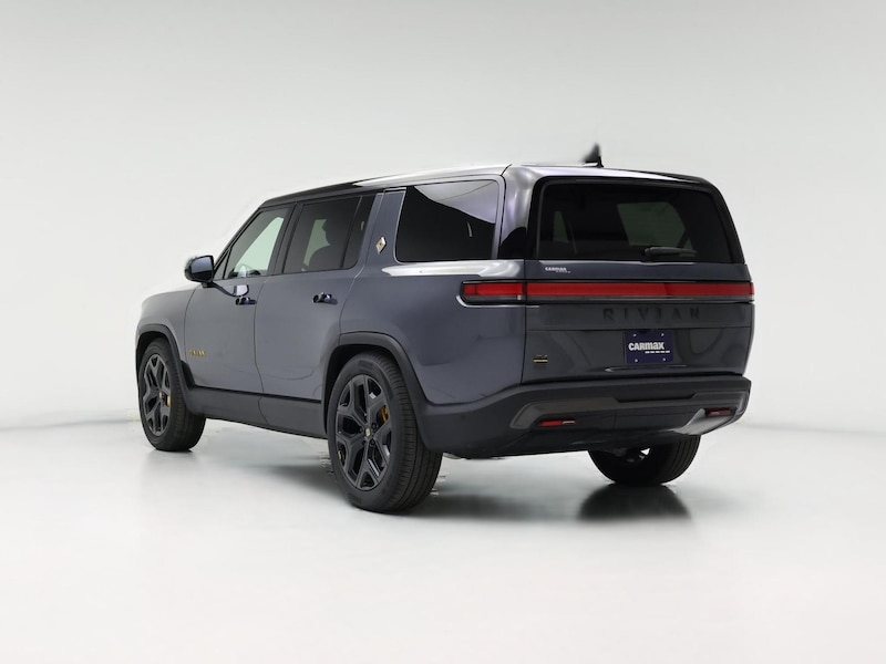 2025 Rivian R1S  -
                  Kenosha, WI