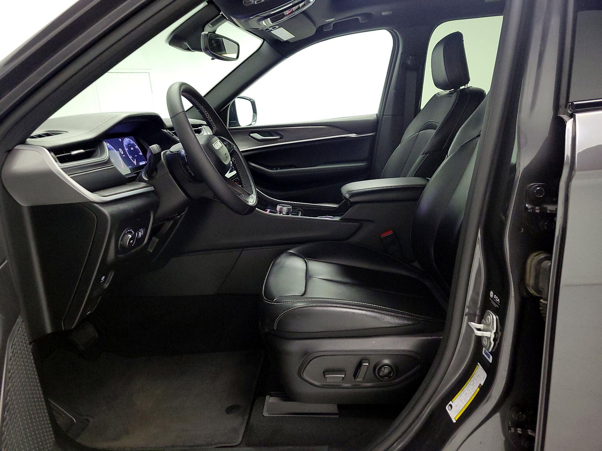 Thumbnail: 2025 Jeep Grand Cherokee - 11