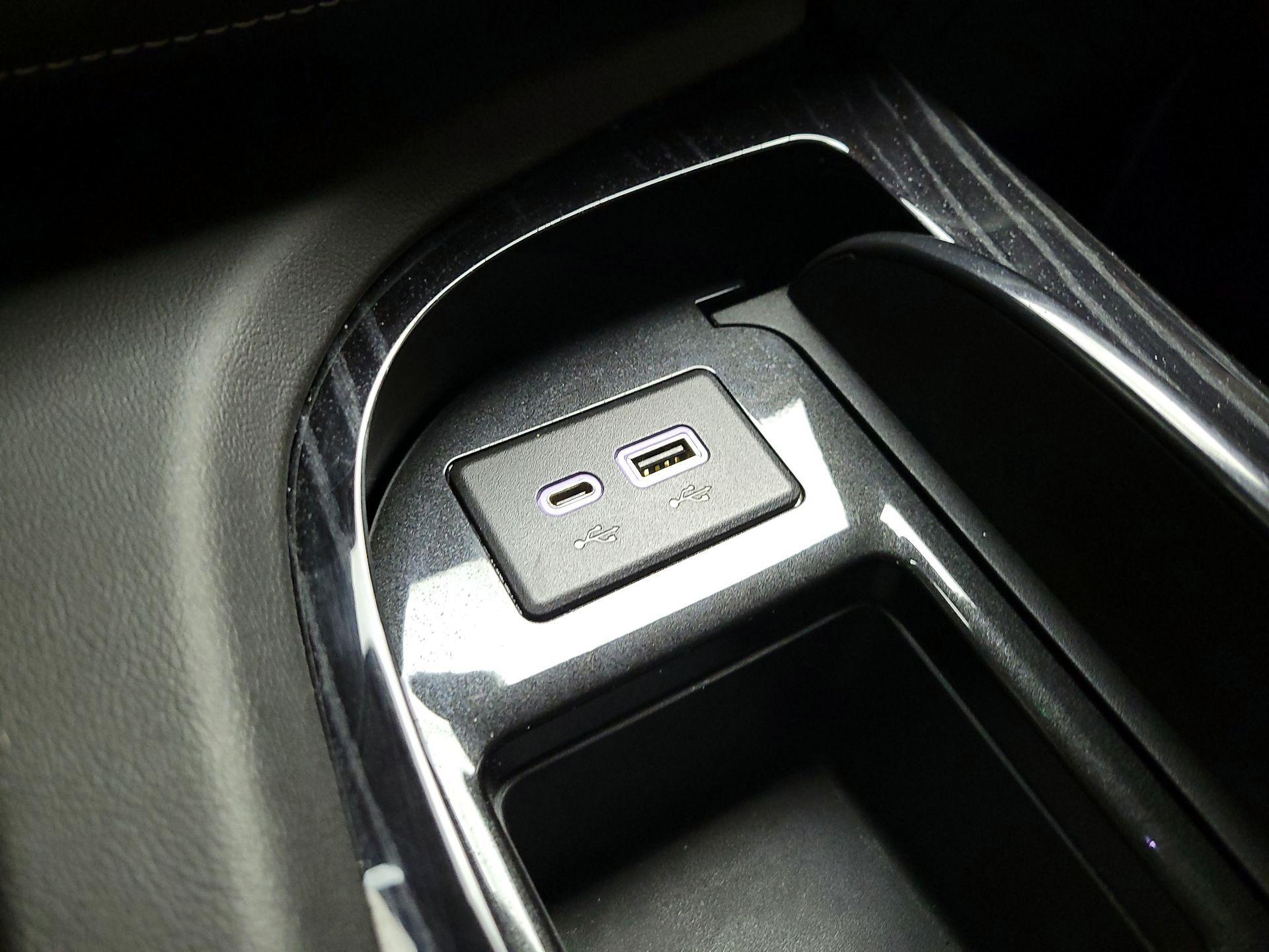 Thumbnail: 2022 Cadillac Escalade - 18