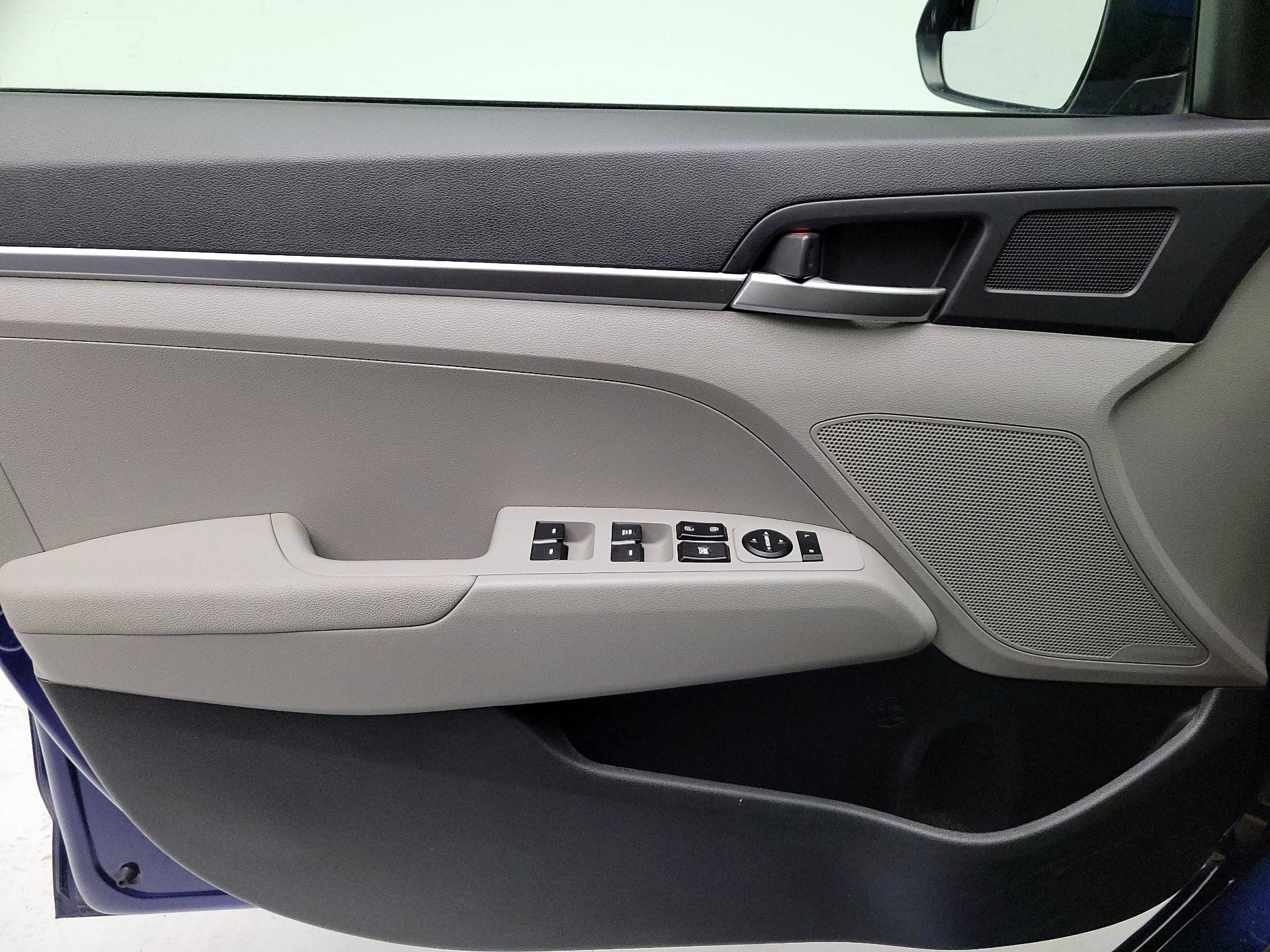 Thumbnail: 2019 Hyundai Elantra - 12