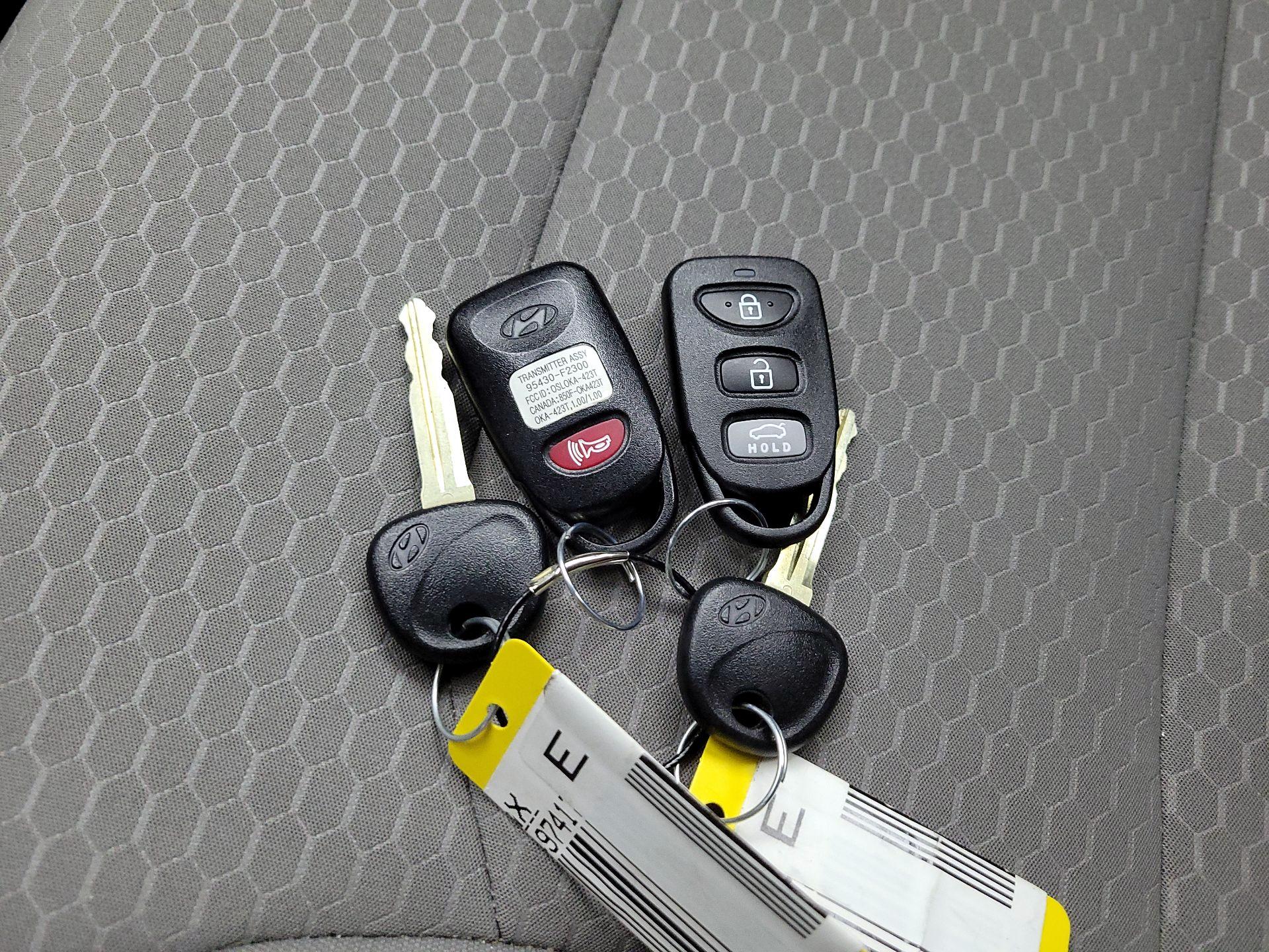 Thumbnail: 2019 Hyundai Elantra - 18