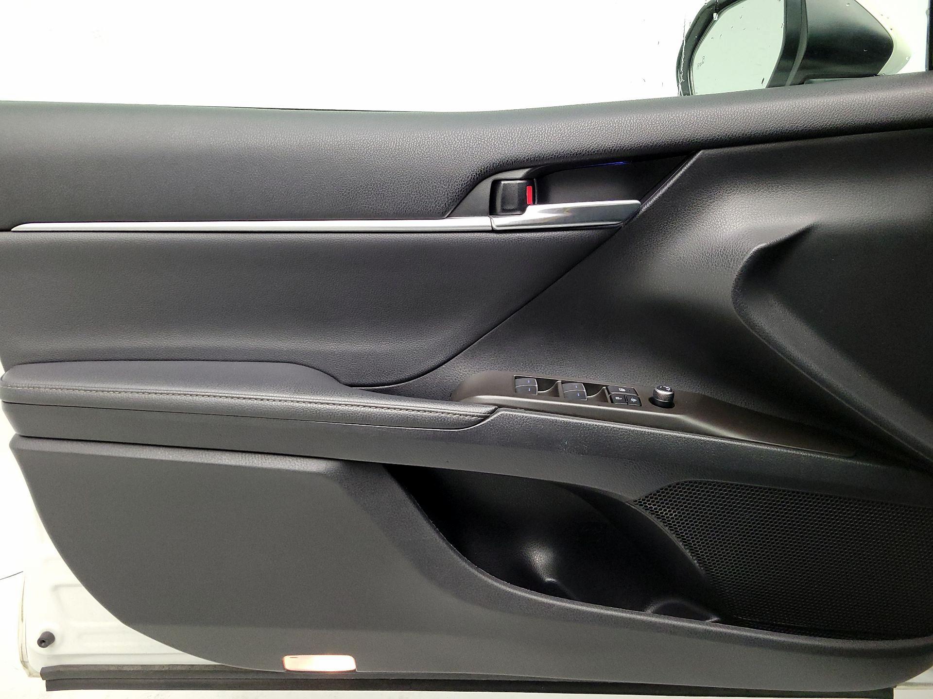 Thumbnail: 2022 Toyota Camry - 12