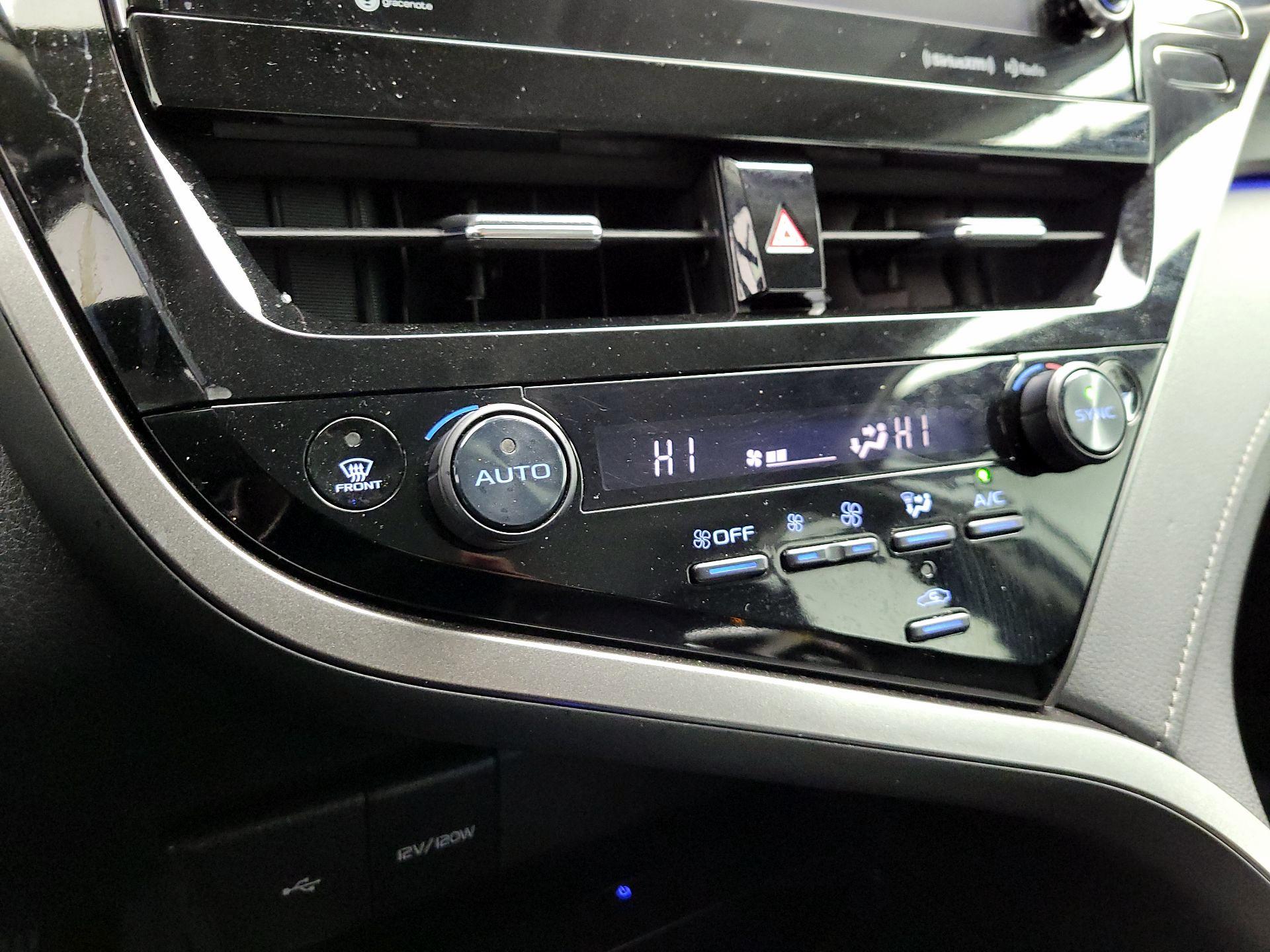 Thumbnail: 2022 Toyota Camry - 14