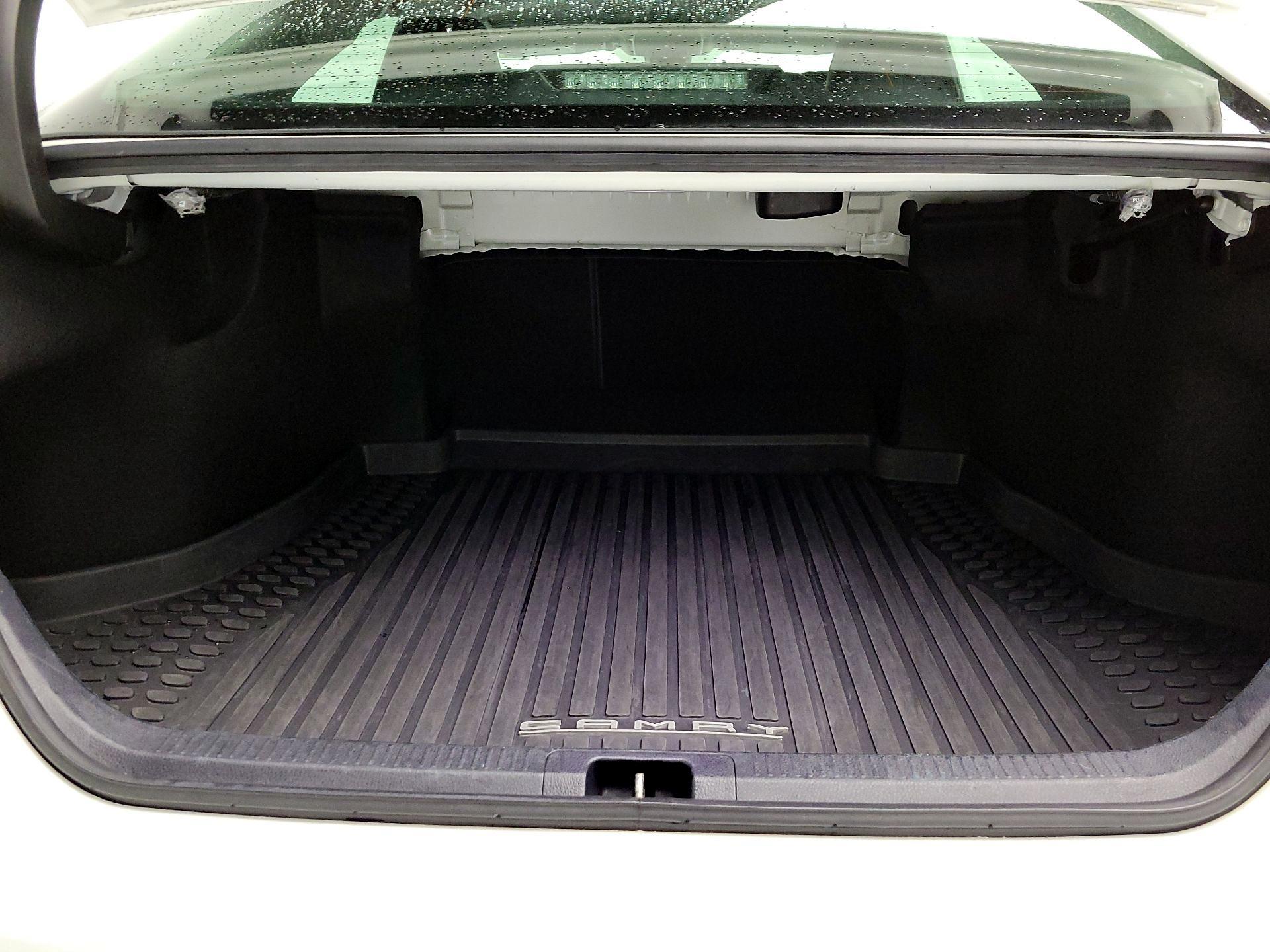 Thumbnail: 2022 Toyota Camry - 16