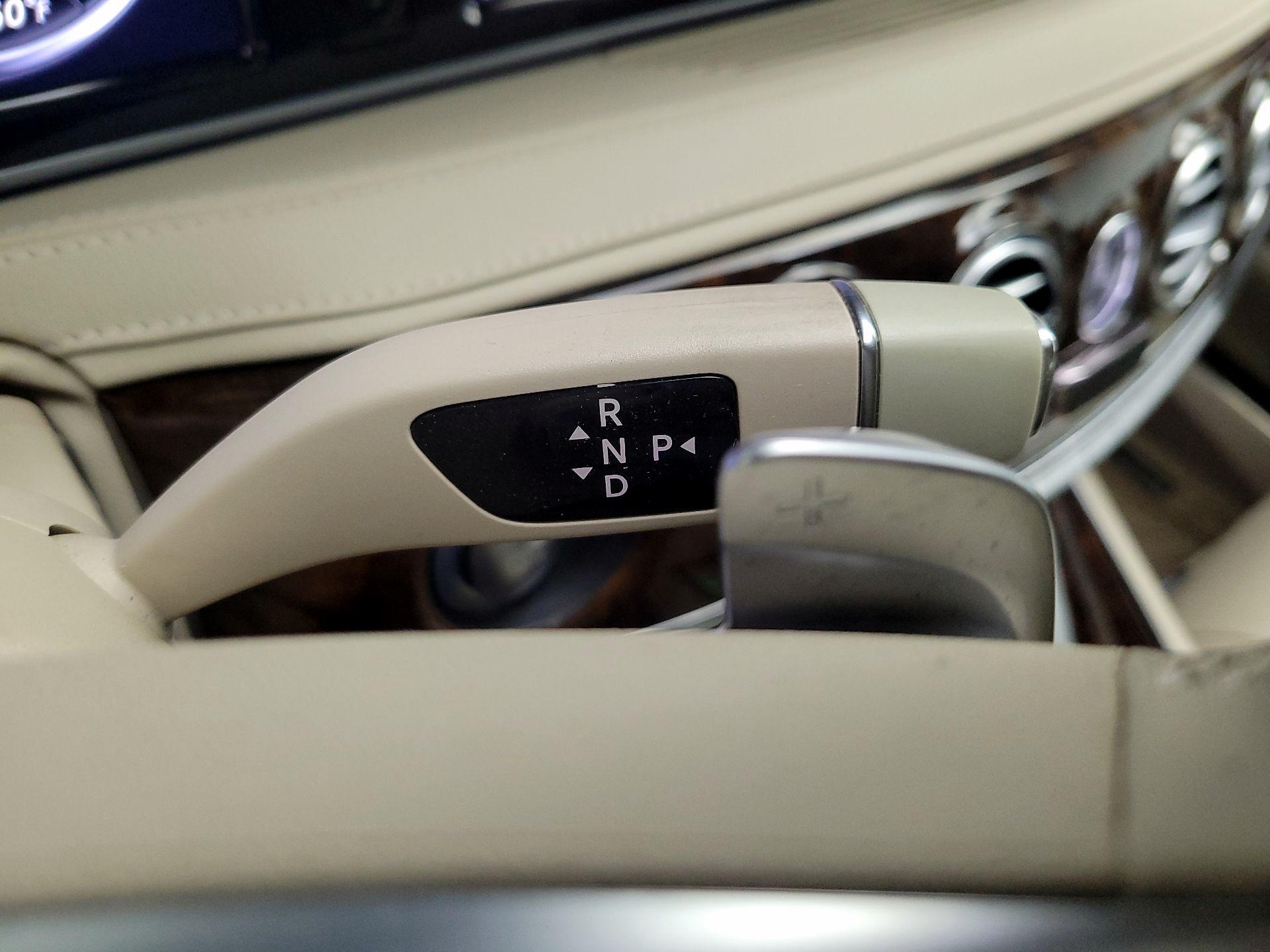 Thumbnail: 2015 Mercedes-Benz S-Class - 15