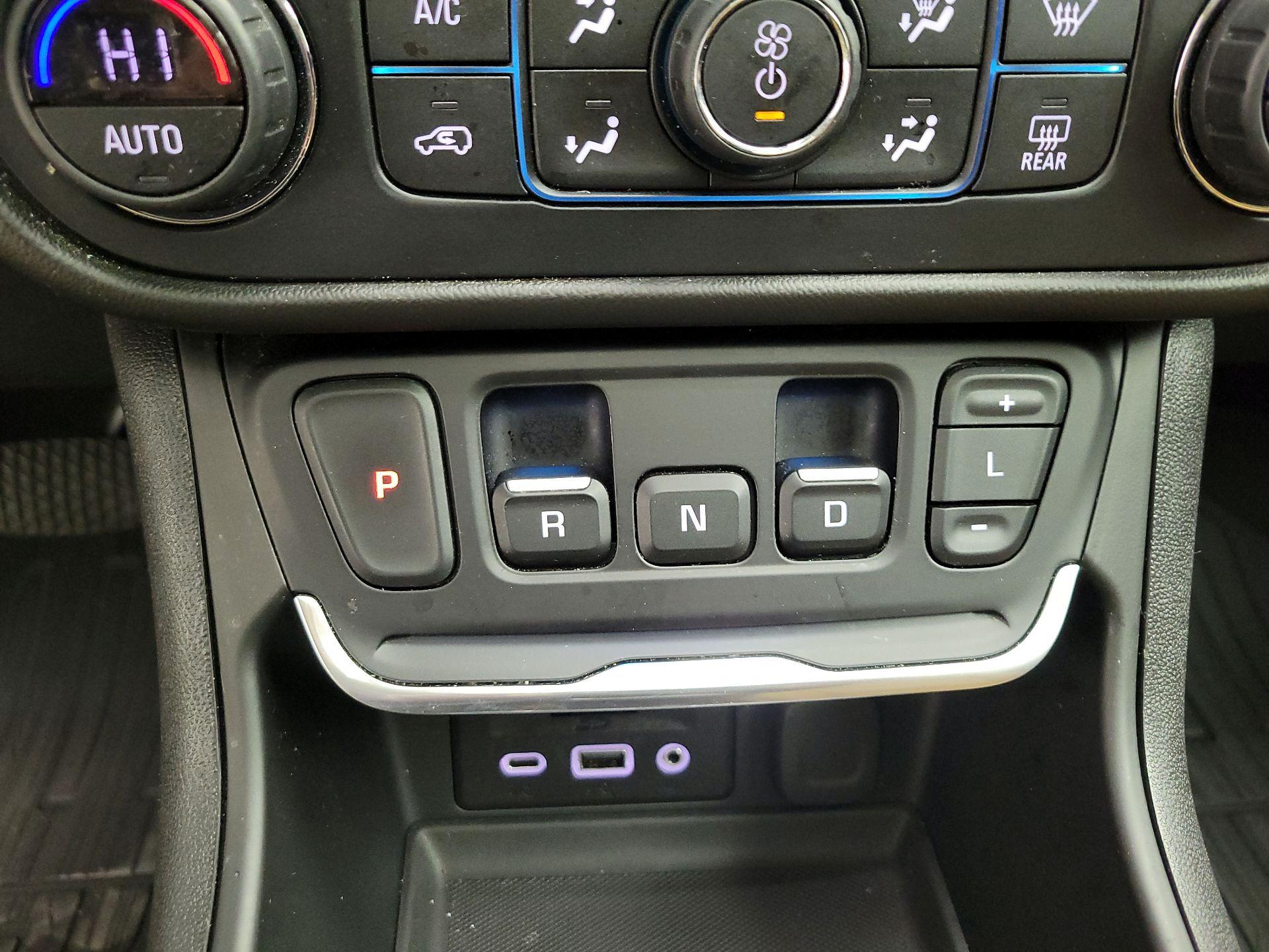 Thumbnail: 2020 GMC Terrain - 15