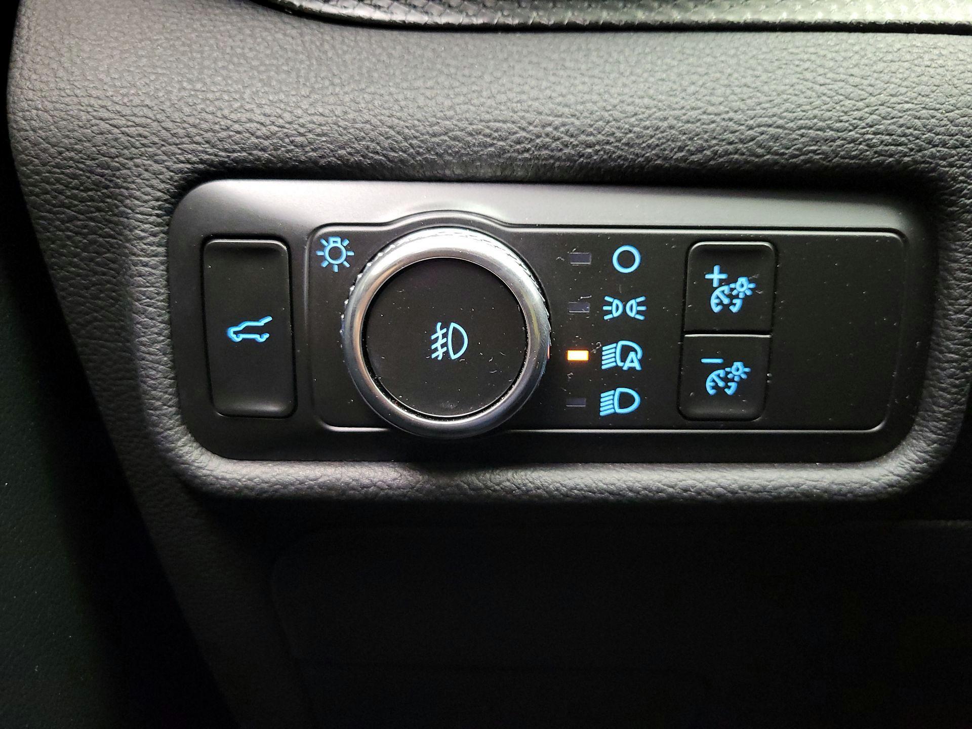 Thumbnail: 2021 Ford Explorer - 13