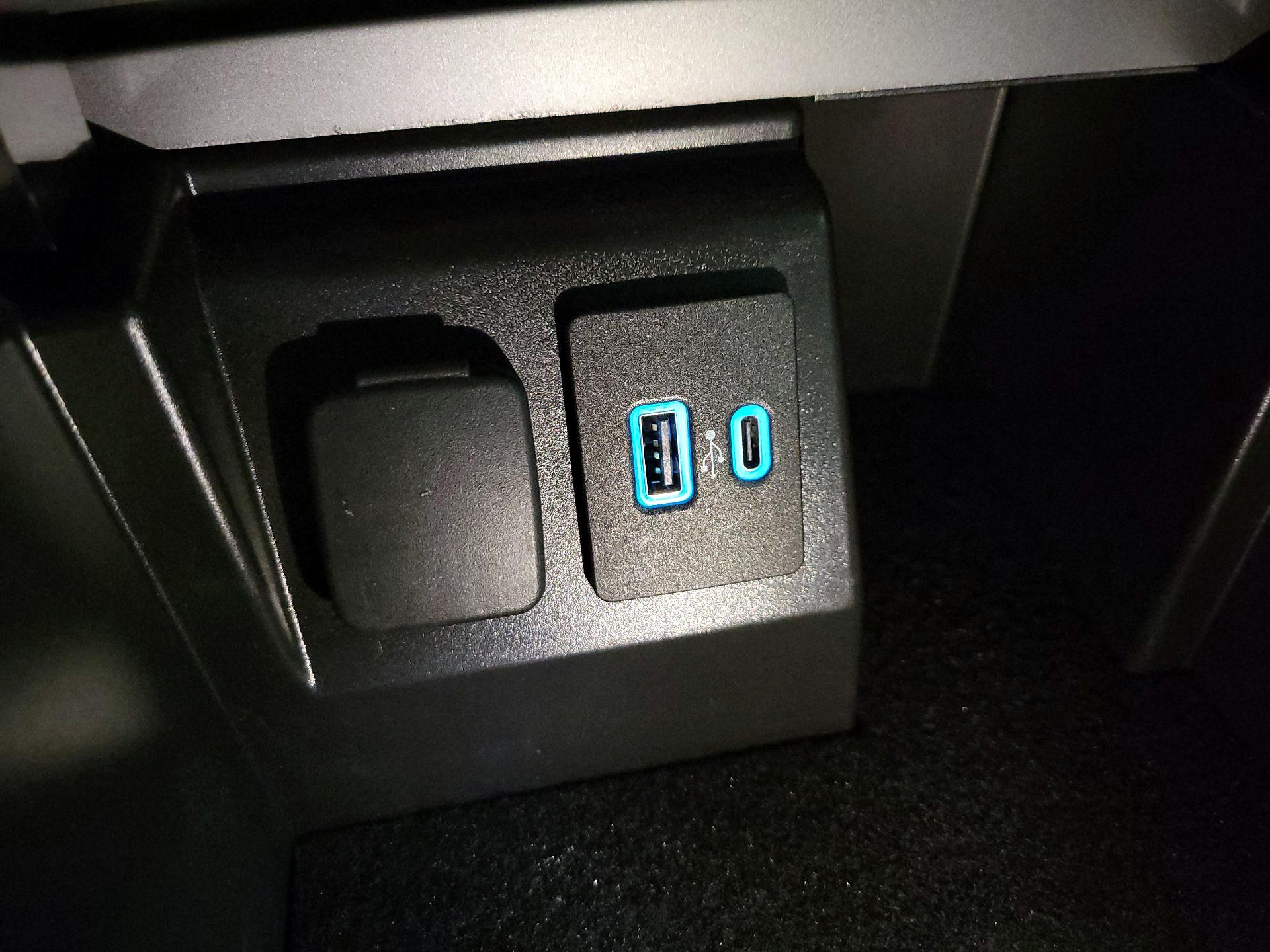 Thumbnail: 2021 Ford Explorer - 19