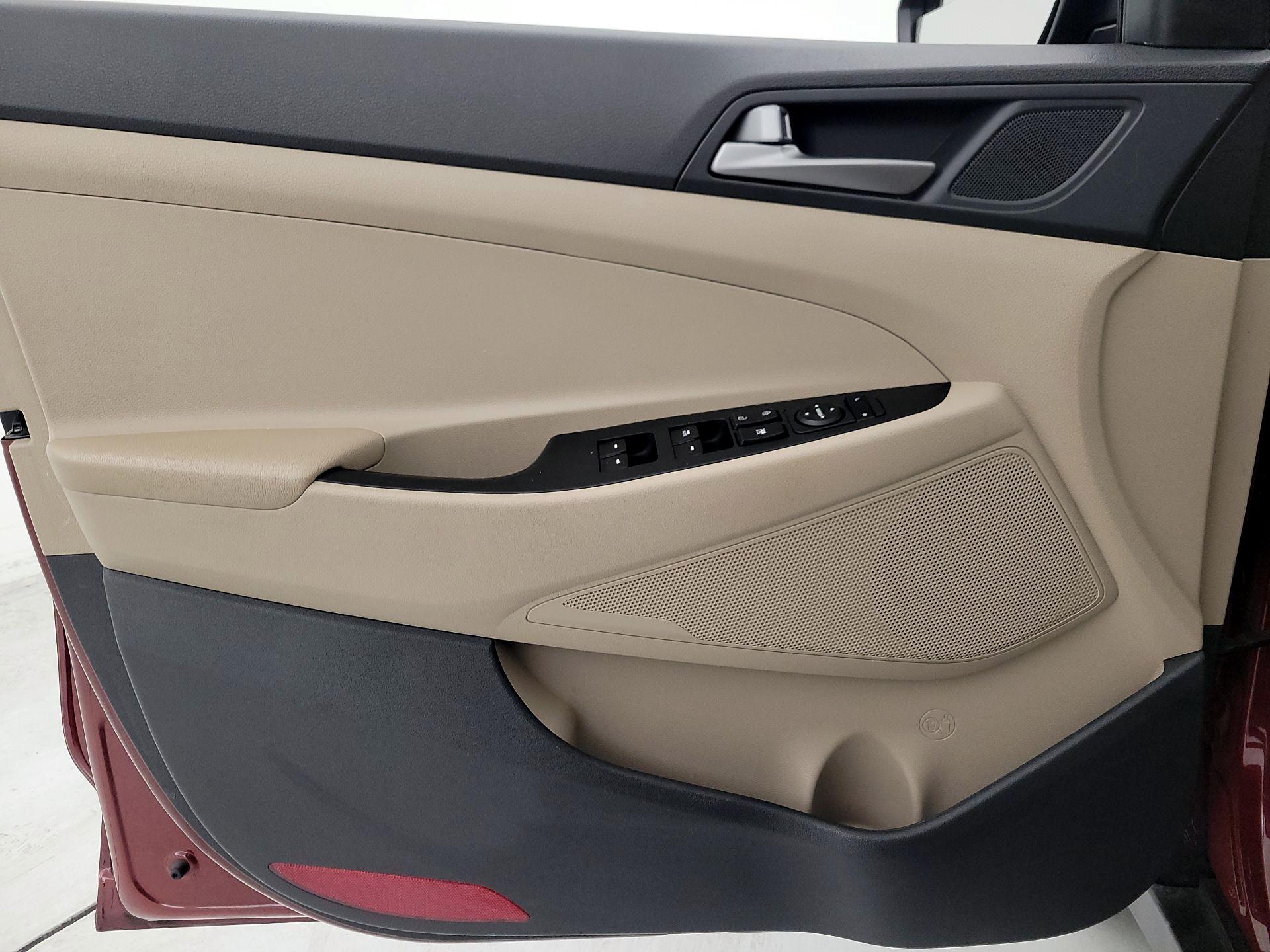 Thumbnail: 2018 Hyundai Tucson - 12