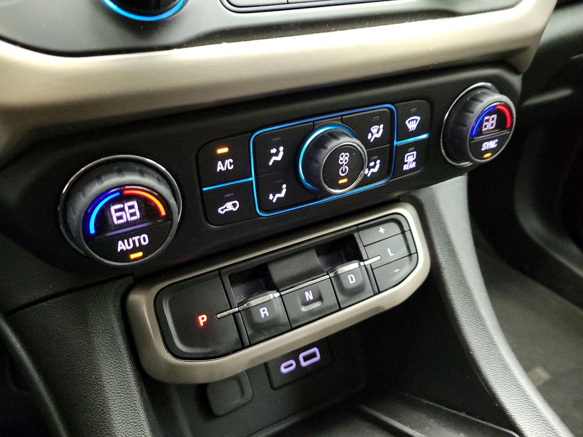 Thumbnail: 2023 GMC Acadia - 16