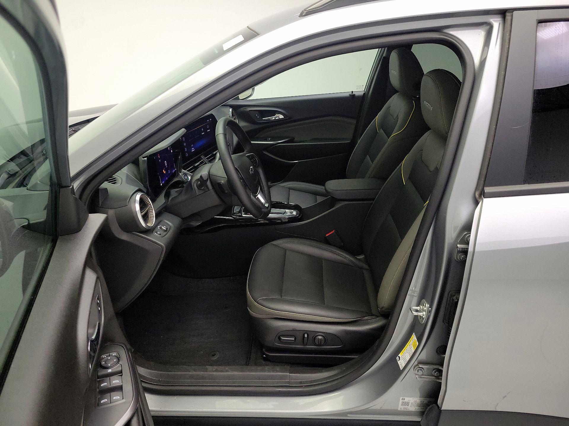 Thumbnail: 2024 Chevrolet Trax - 11