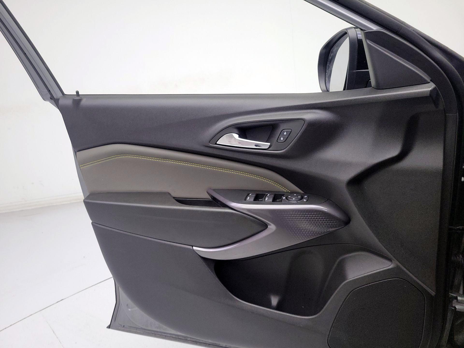 Thumbnail: 2024 Chevrolet Trax - 12