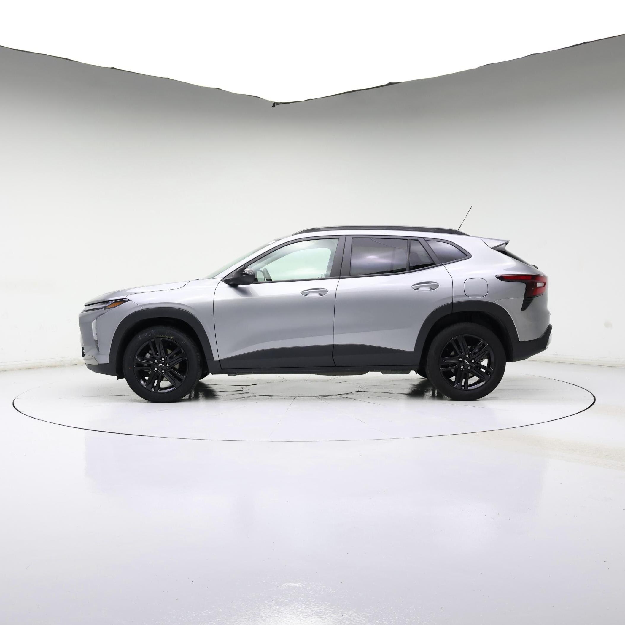 Thumbnail: 2024 Chevrolet Trax - 3