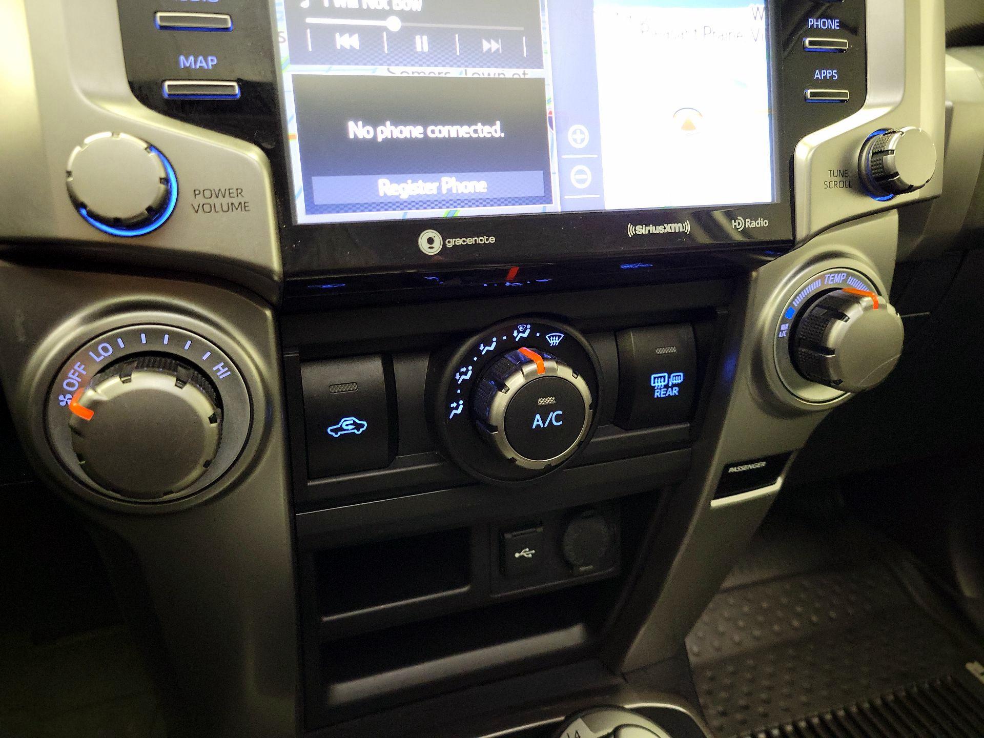 Thumbnail: 2020 Toyota 4Runner - 17