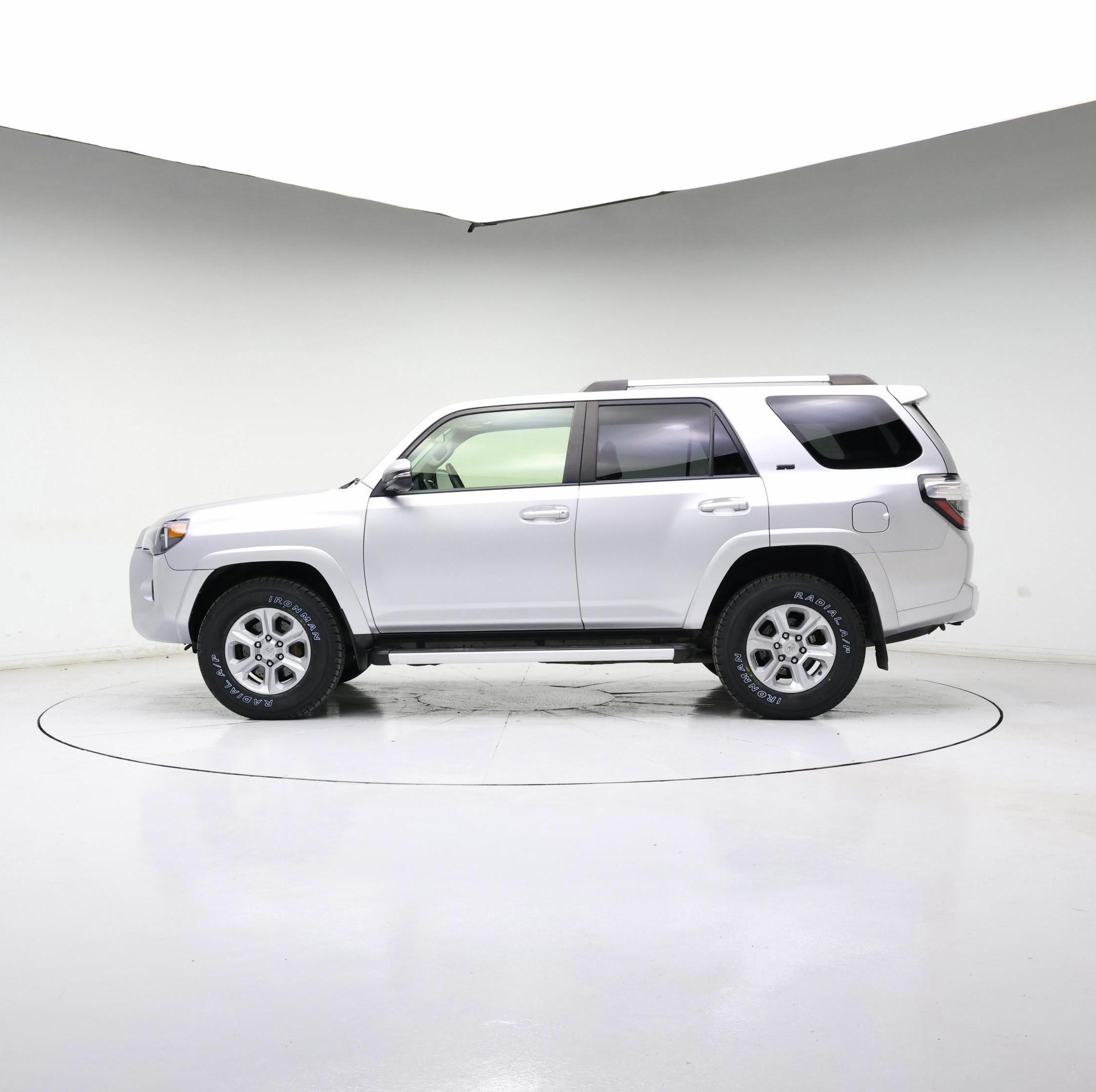 Thumbnail: 2020 Toyota 4Runner - 3