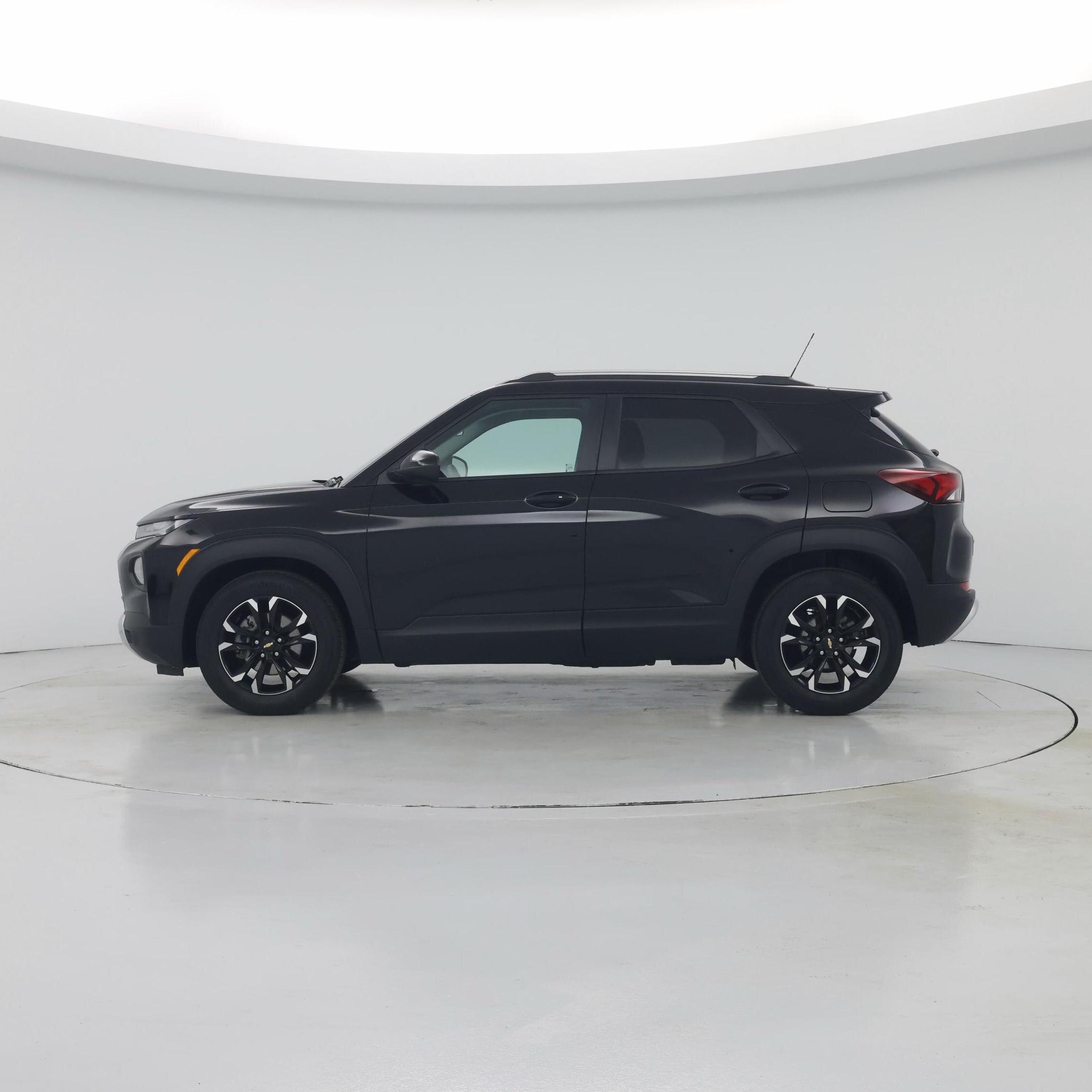Thumbnail: 2022 Chevrolet TrailBlazer - 3