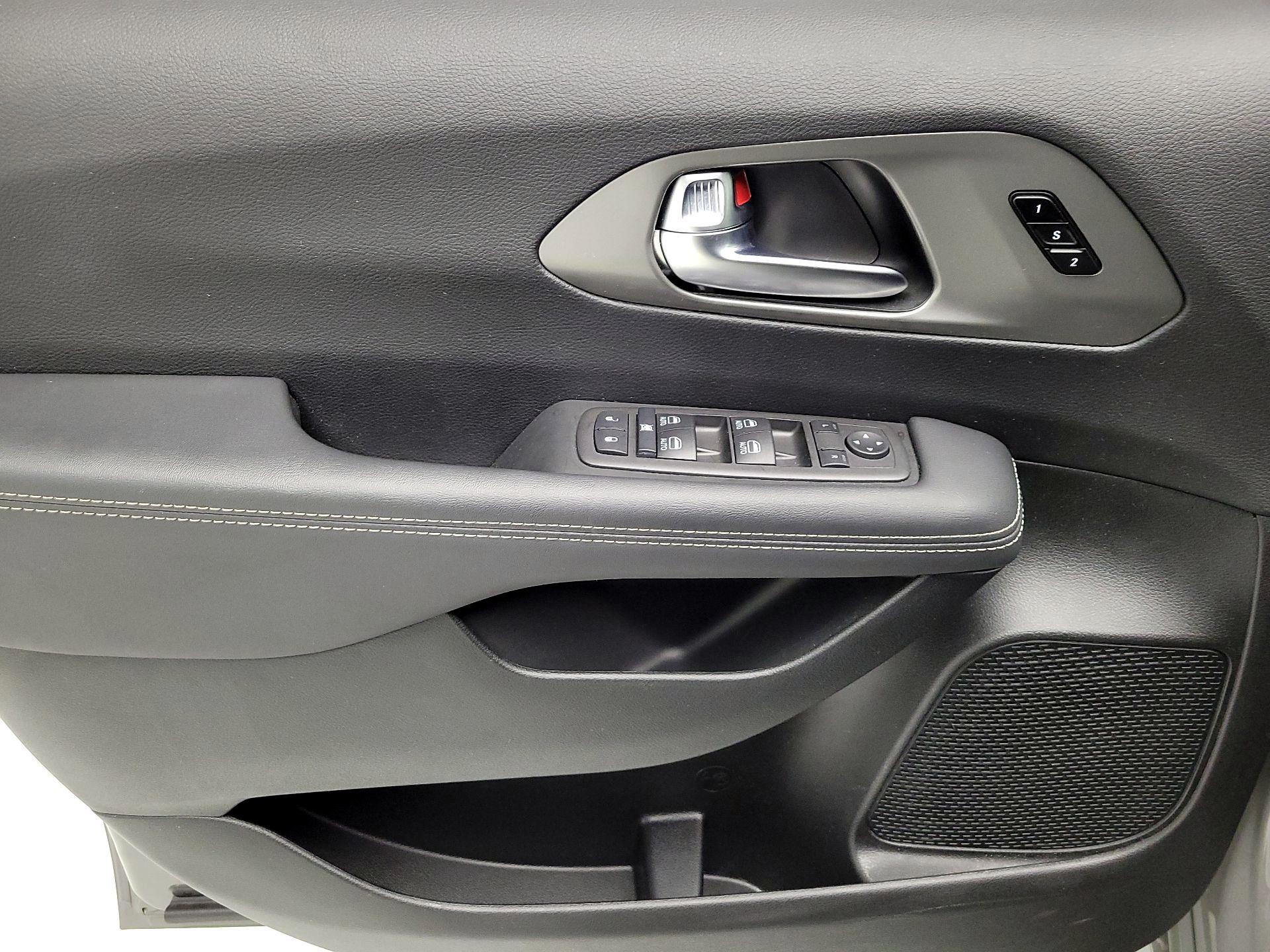 Thumbnail: 2025 Chrysler Pacifica - 12