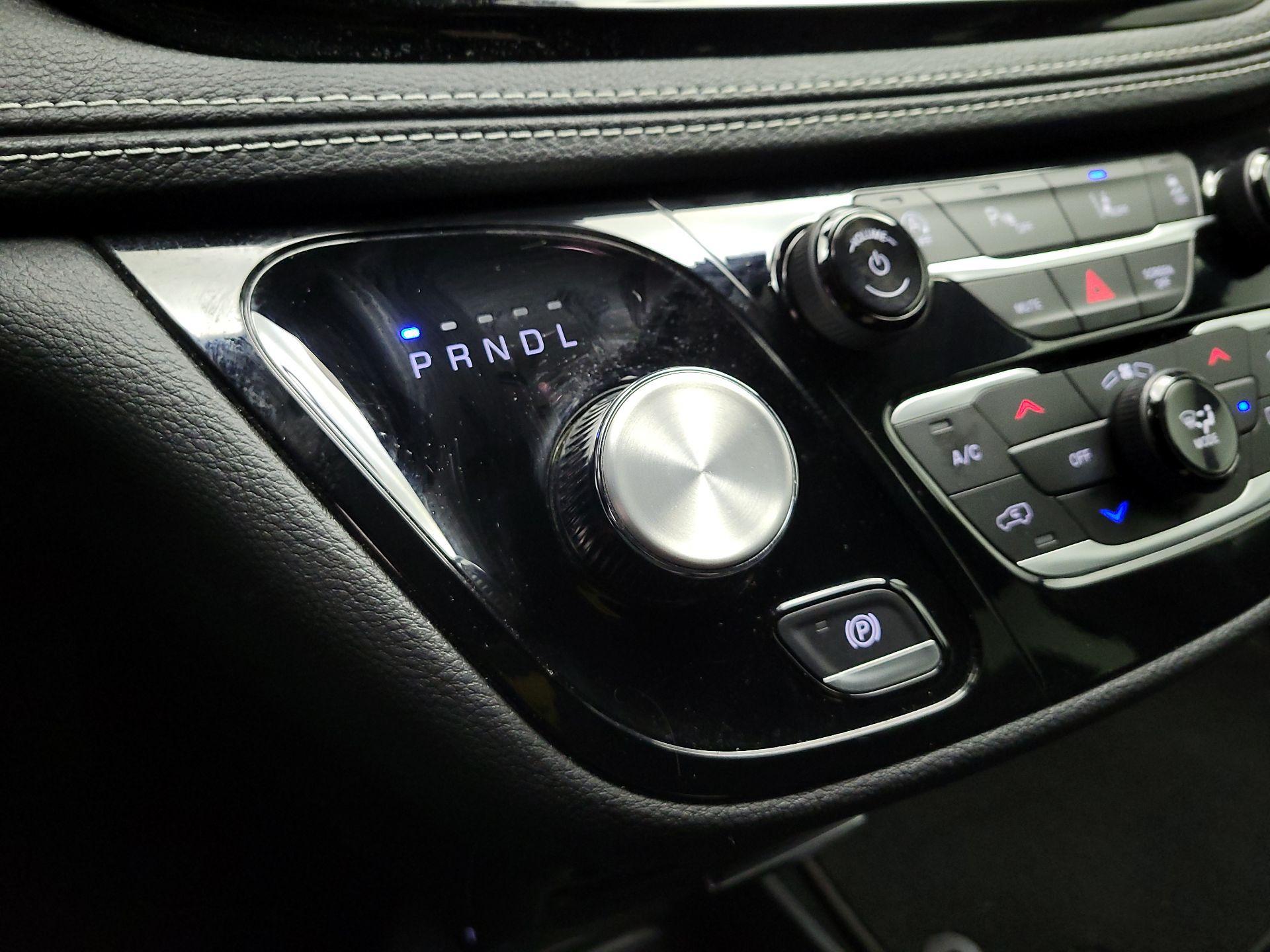 Thumbnail: 2025 Chrysler Pacifica - 16