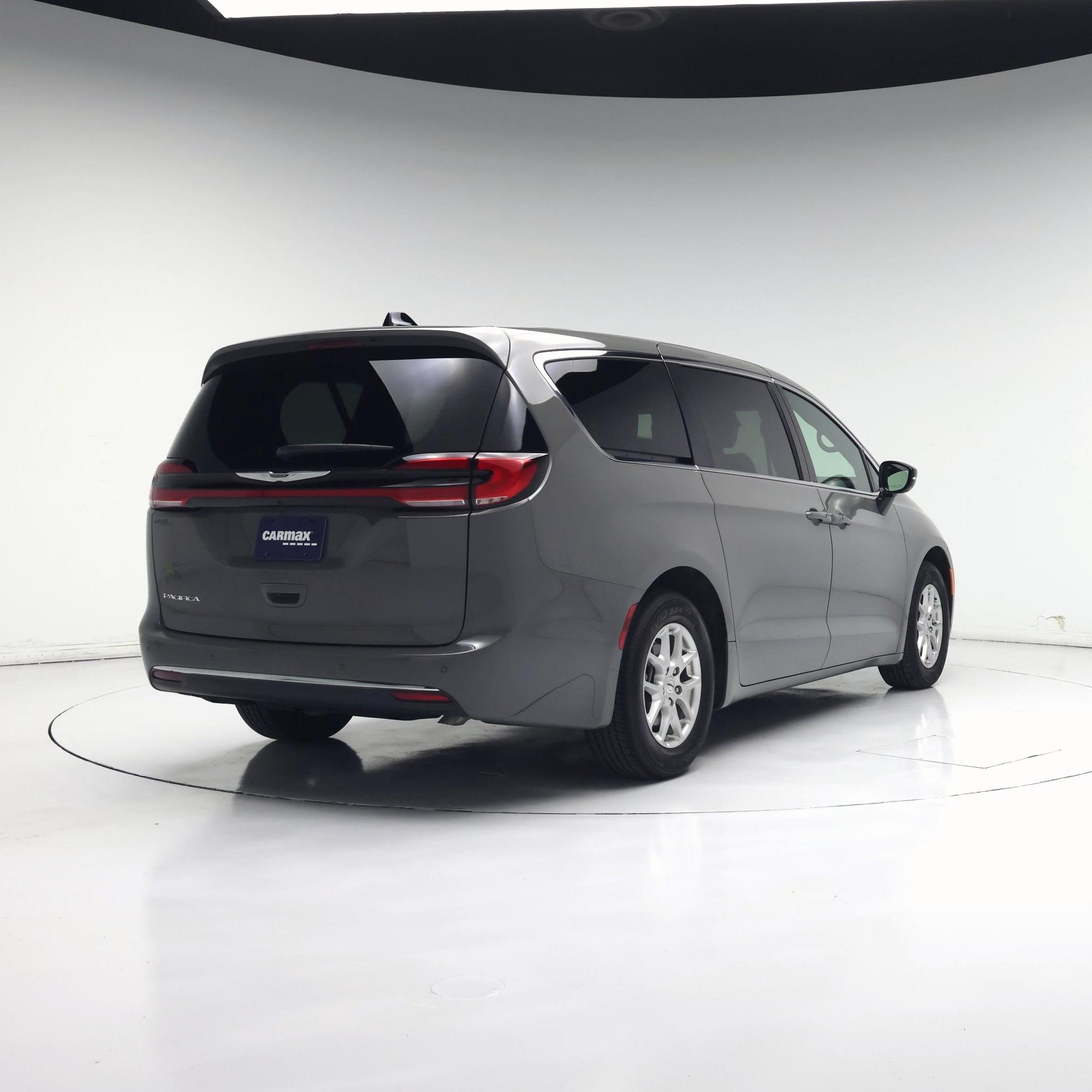 Thumbnail: 2025 Chrysler Pacifica - 8