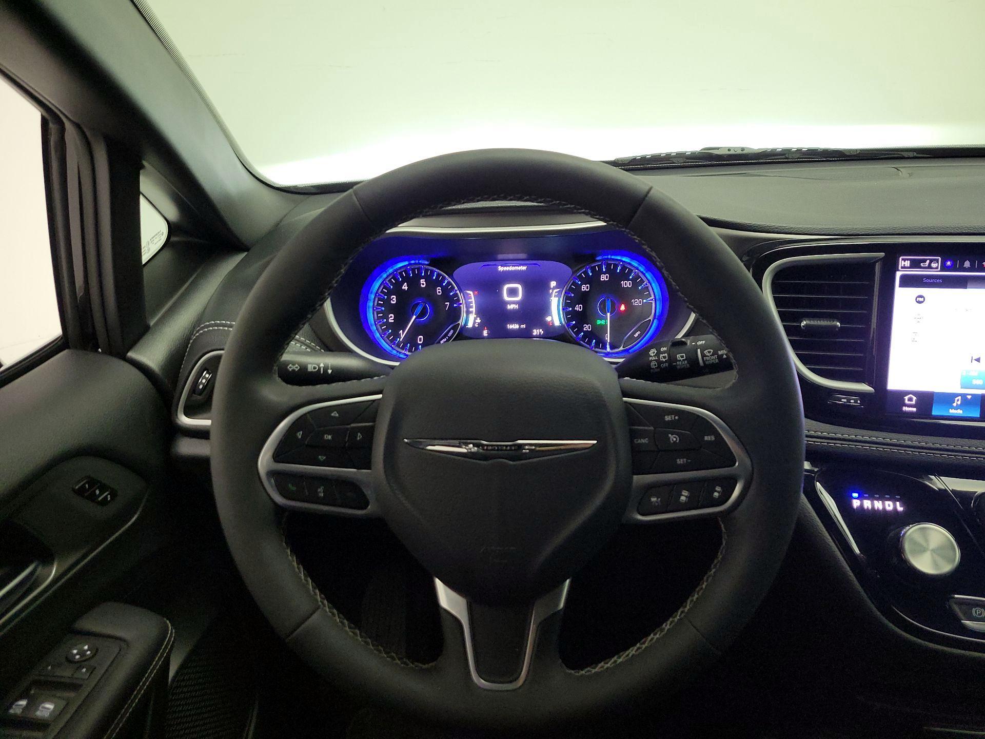 Thumbnail: 2025 Chrysler Pacifica - 10