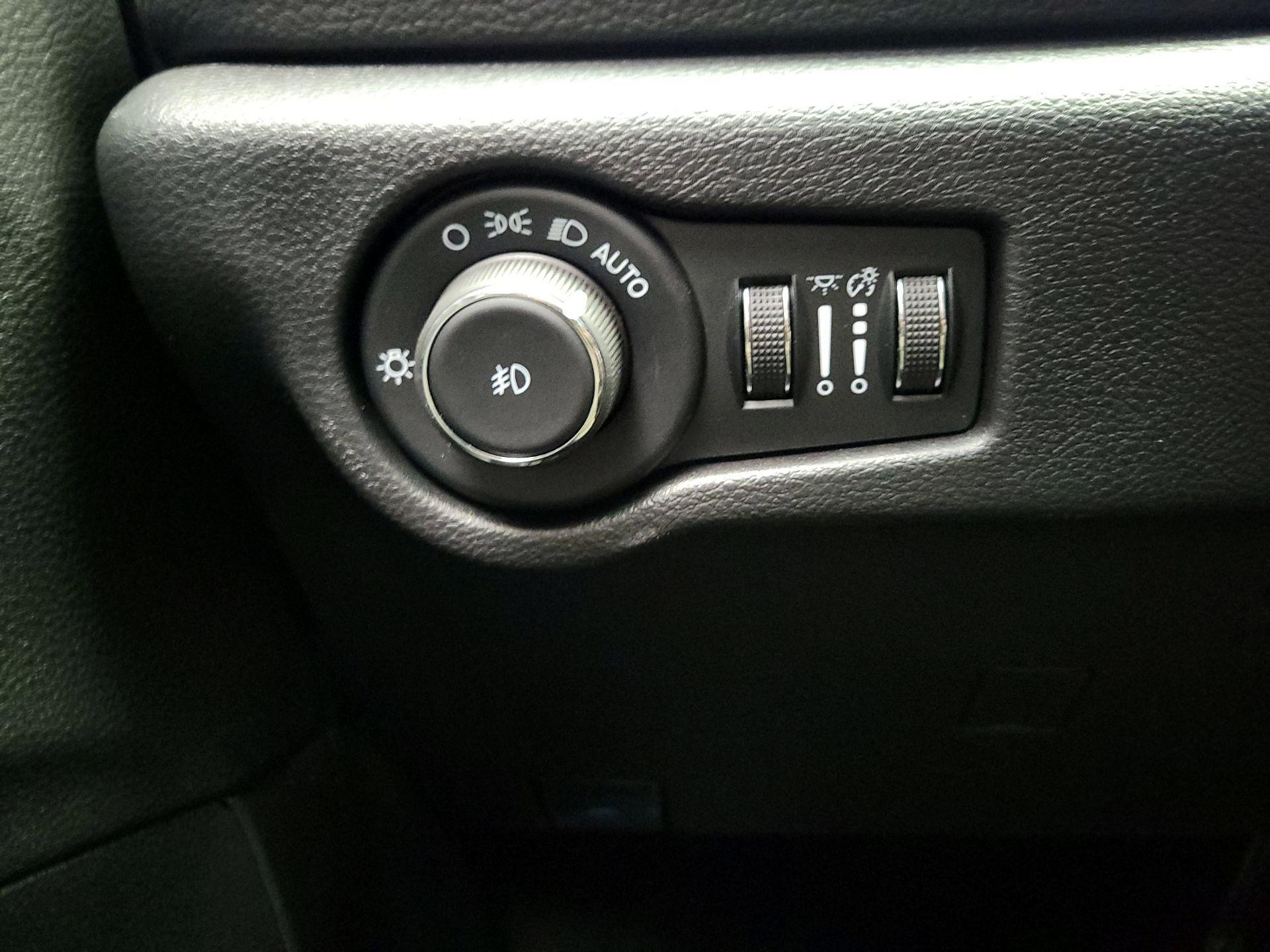 Thumbnail: 2025 Chrysler Pacifica - 13