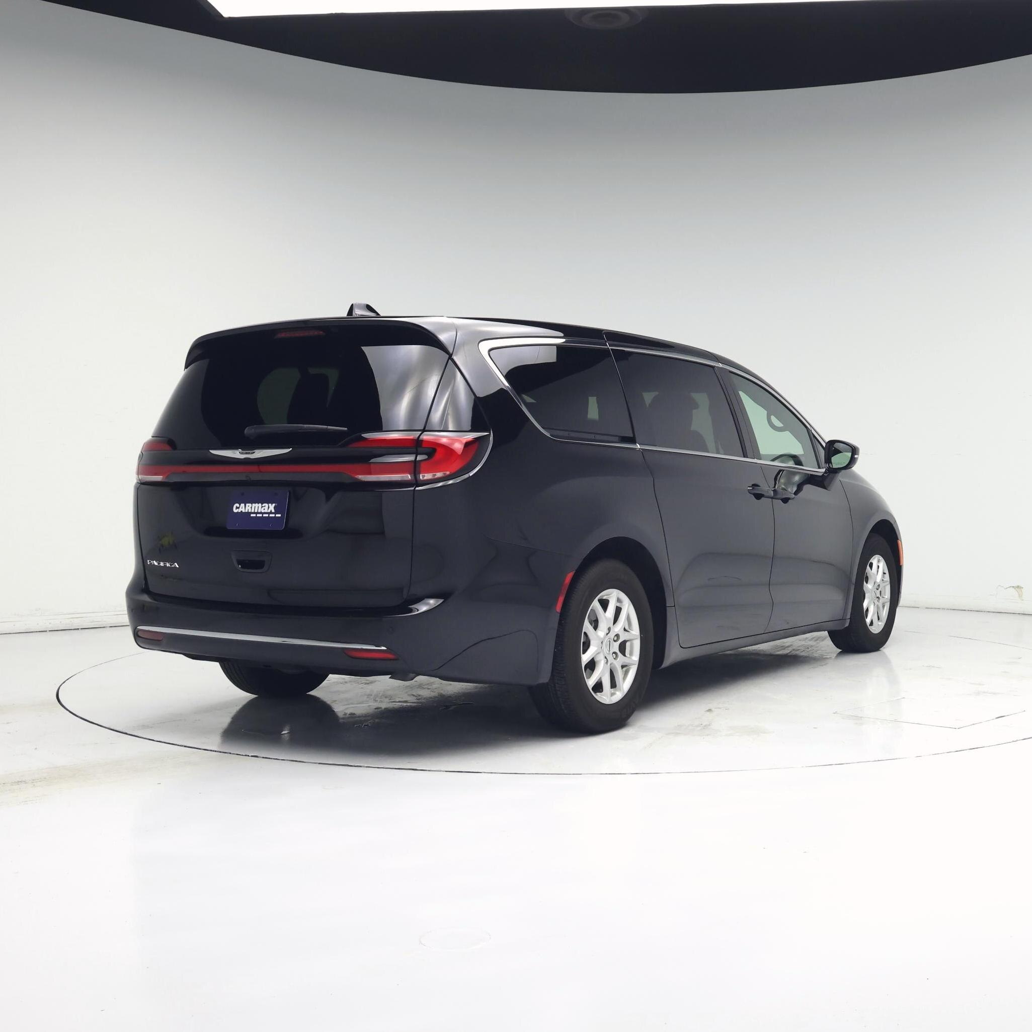 Thumbnail: 2025 Chrysler Pacifica - 8