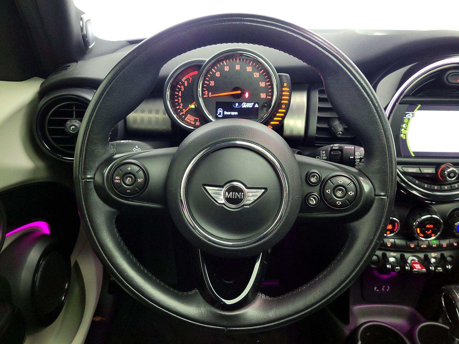 Thumbnail: 2017 MINI Cooper Hardtop - 10