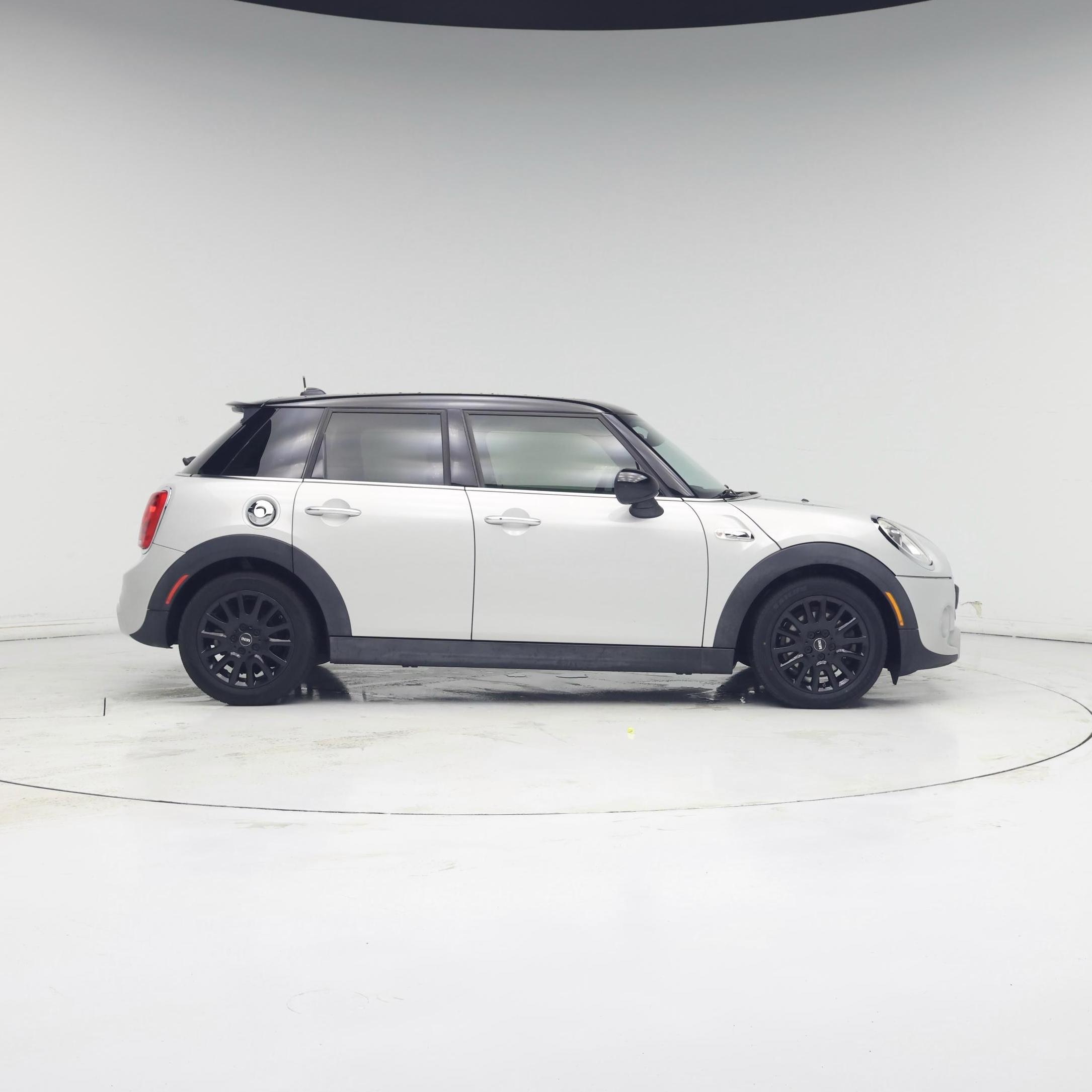 Thumbnail: 2017 MINI Cooper Hardtop - 7