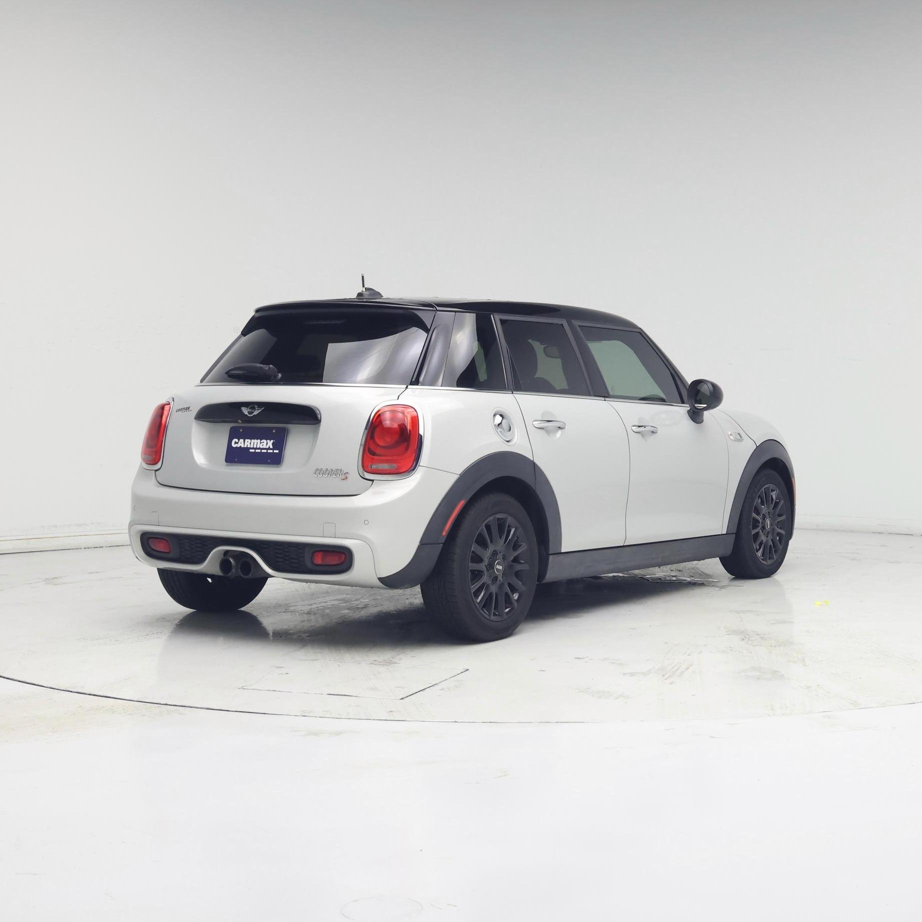 Thumbnail: 2017 MINI Cooper Hardtop - 8