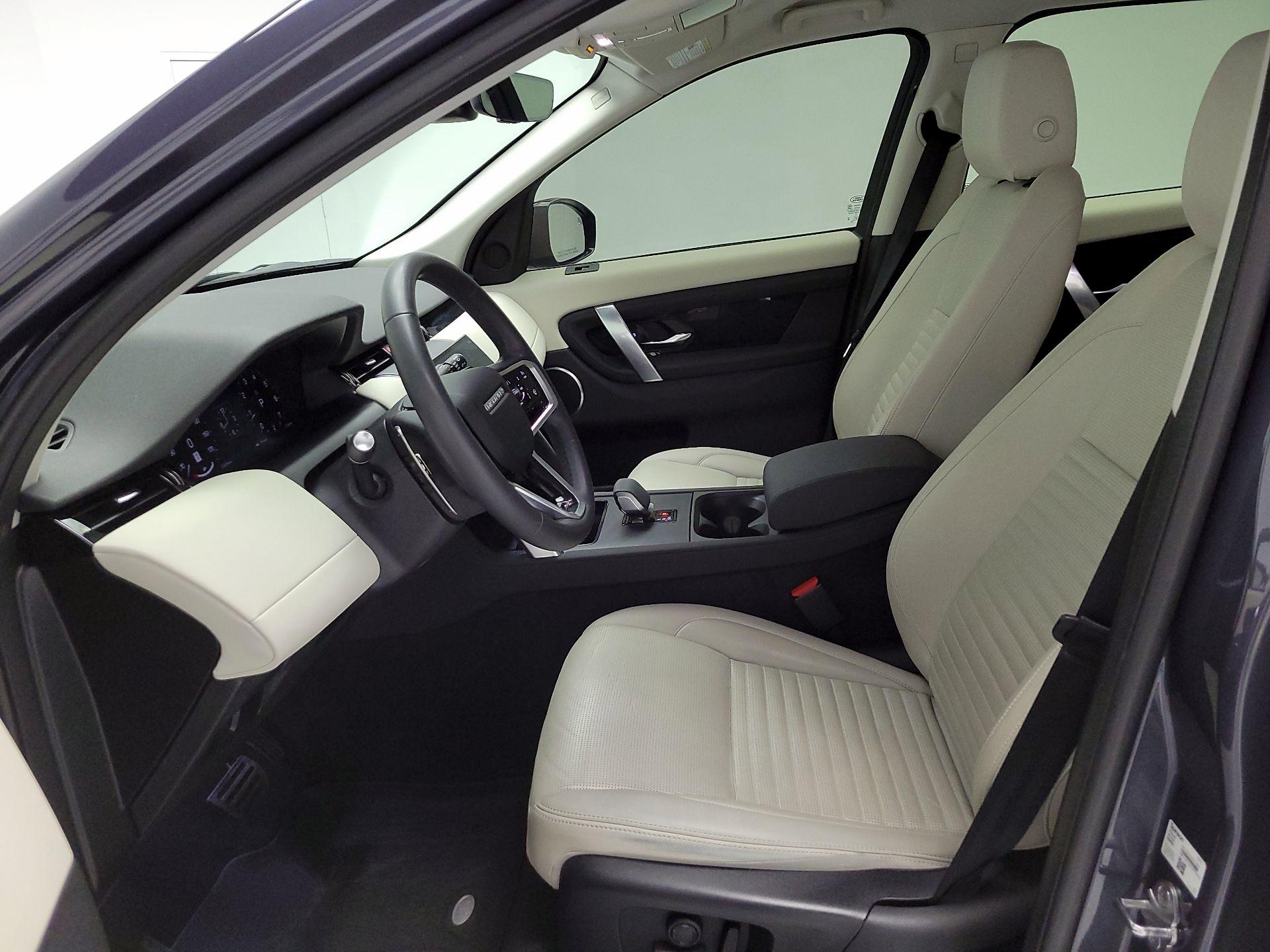 Thumbnail: 2024 Land Rover Discovery Sport - 11