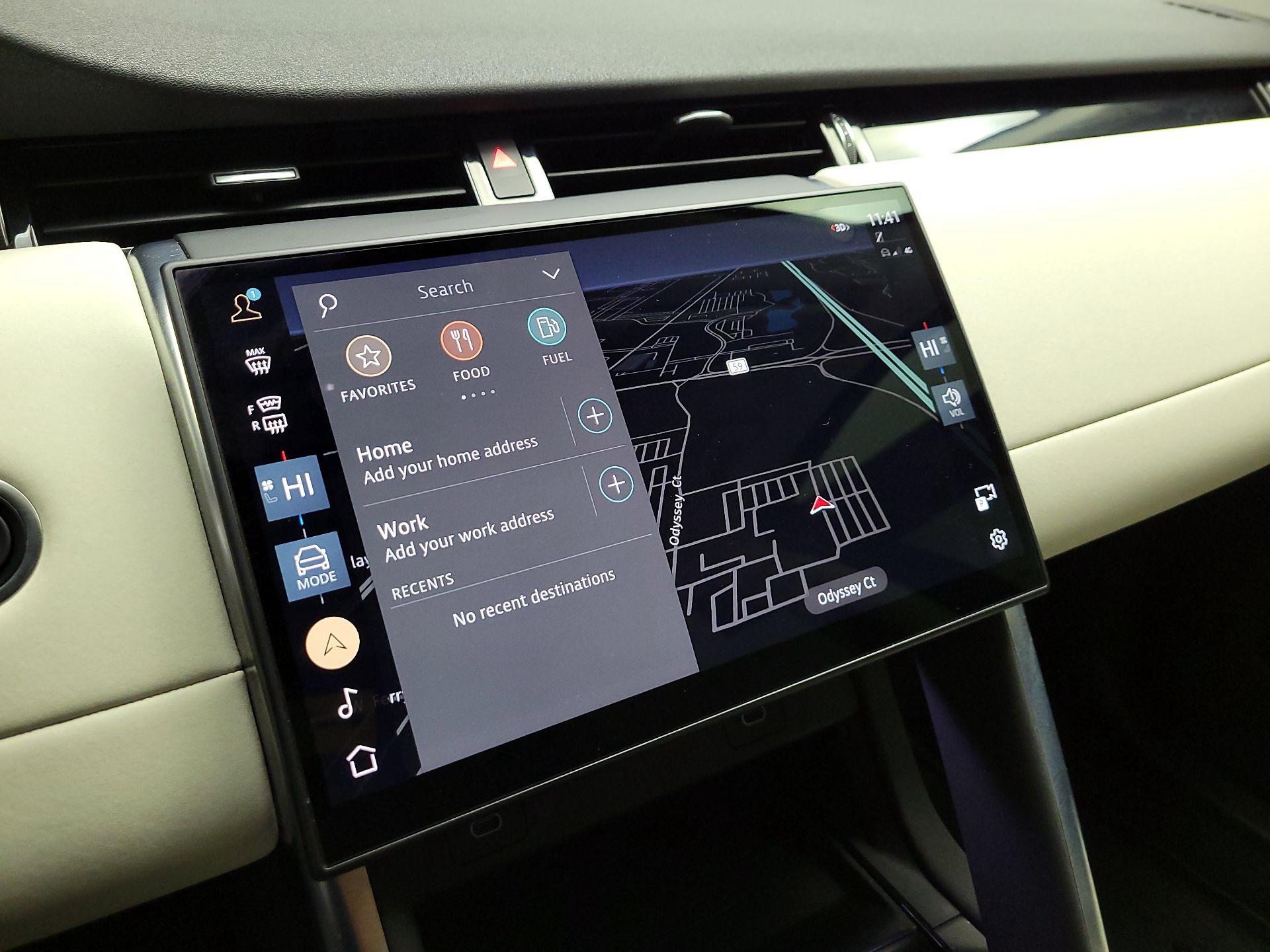 Thumbnail: 2024 Land Rover Discovery Sport - 13