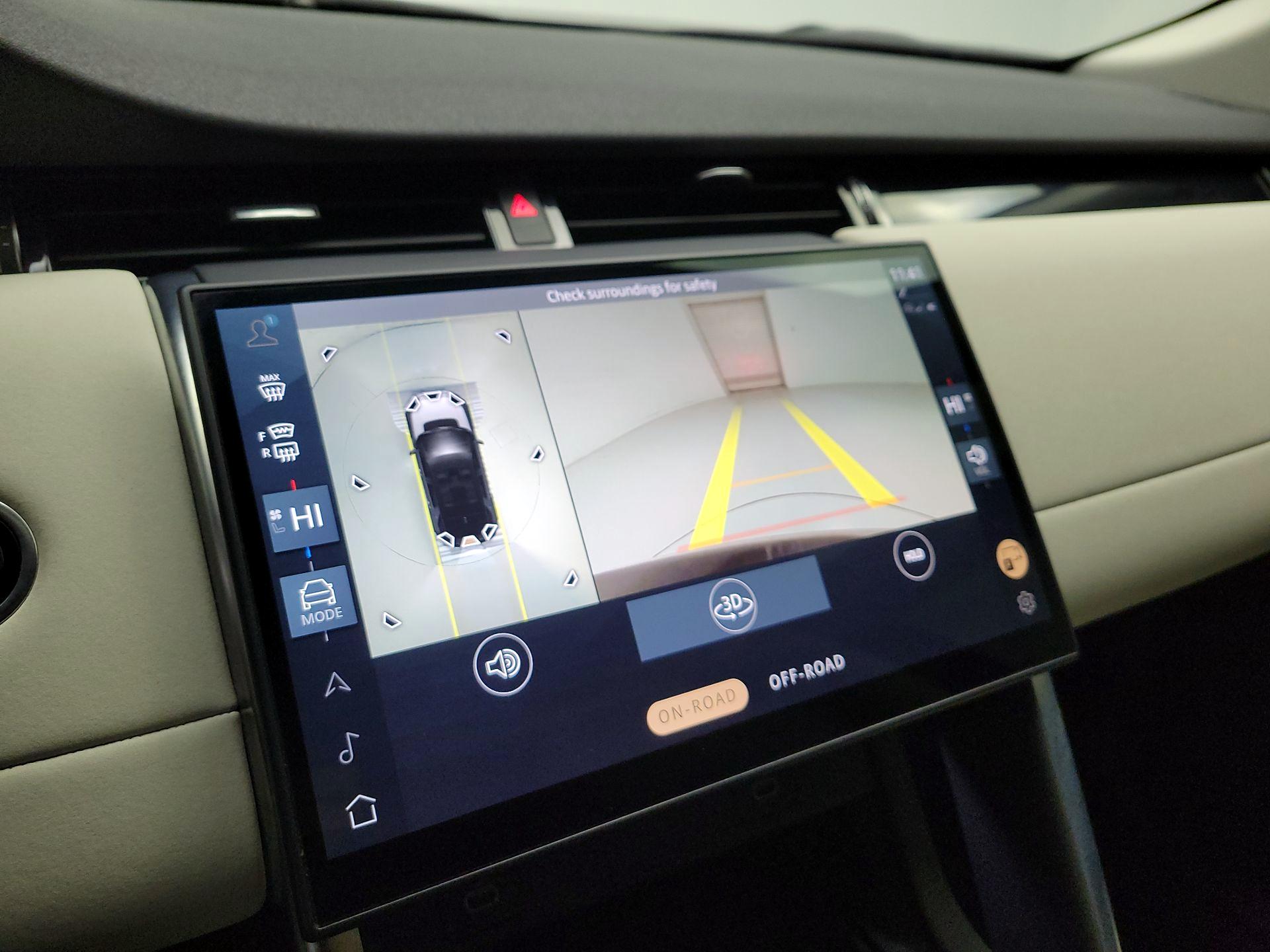 Thumbnail: 2024 Land Rover Discovery Sport - 14