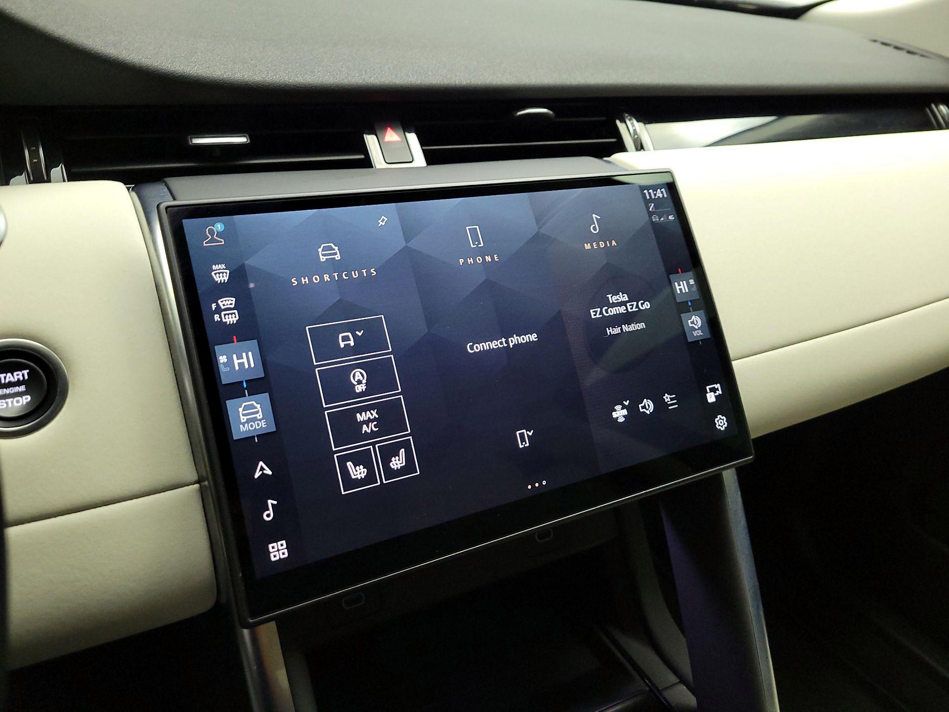 Thumbnail: 2024 Land Rover Discovery Sport - 15