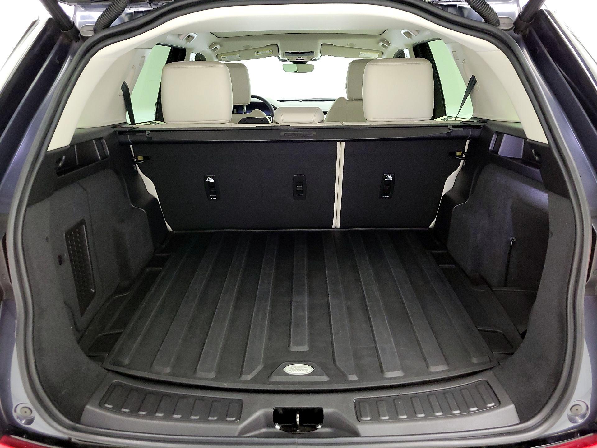 Thumbnail: 2024 Land Rover Discovery Sport - 20