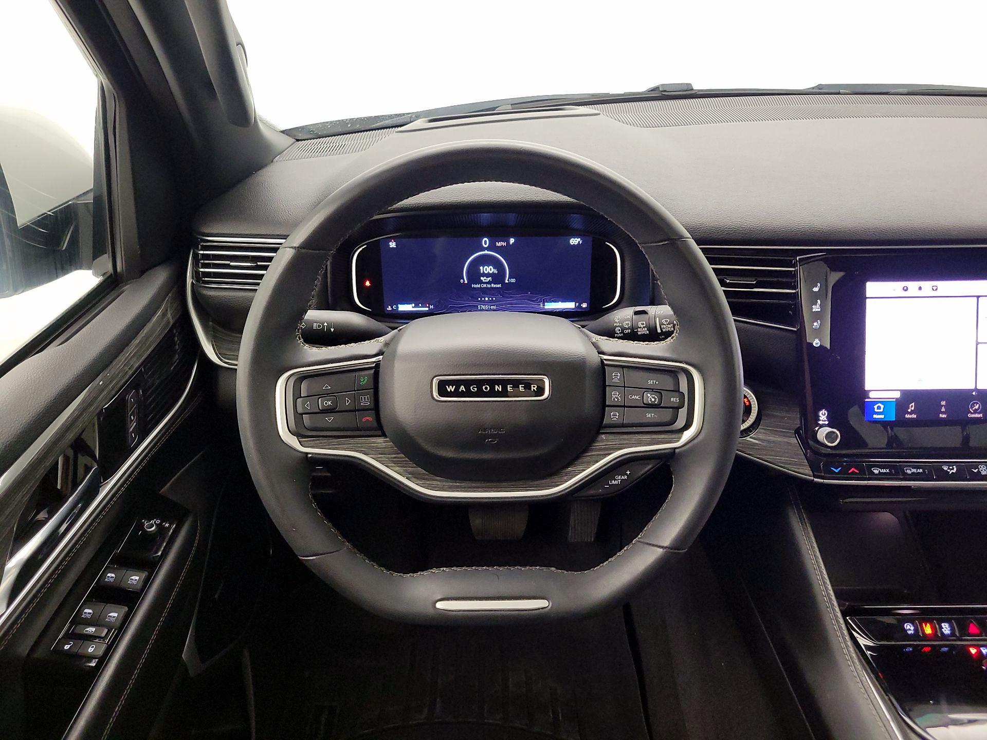 Thumbnail: 2022 Jeep Wagoneer - 10