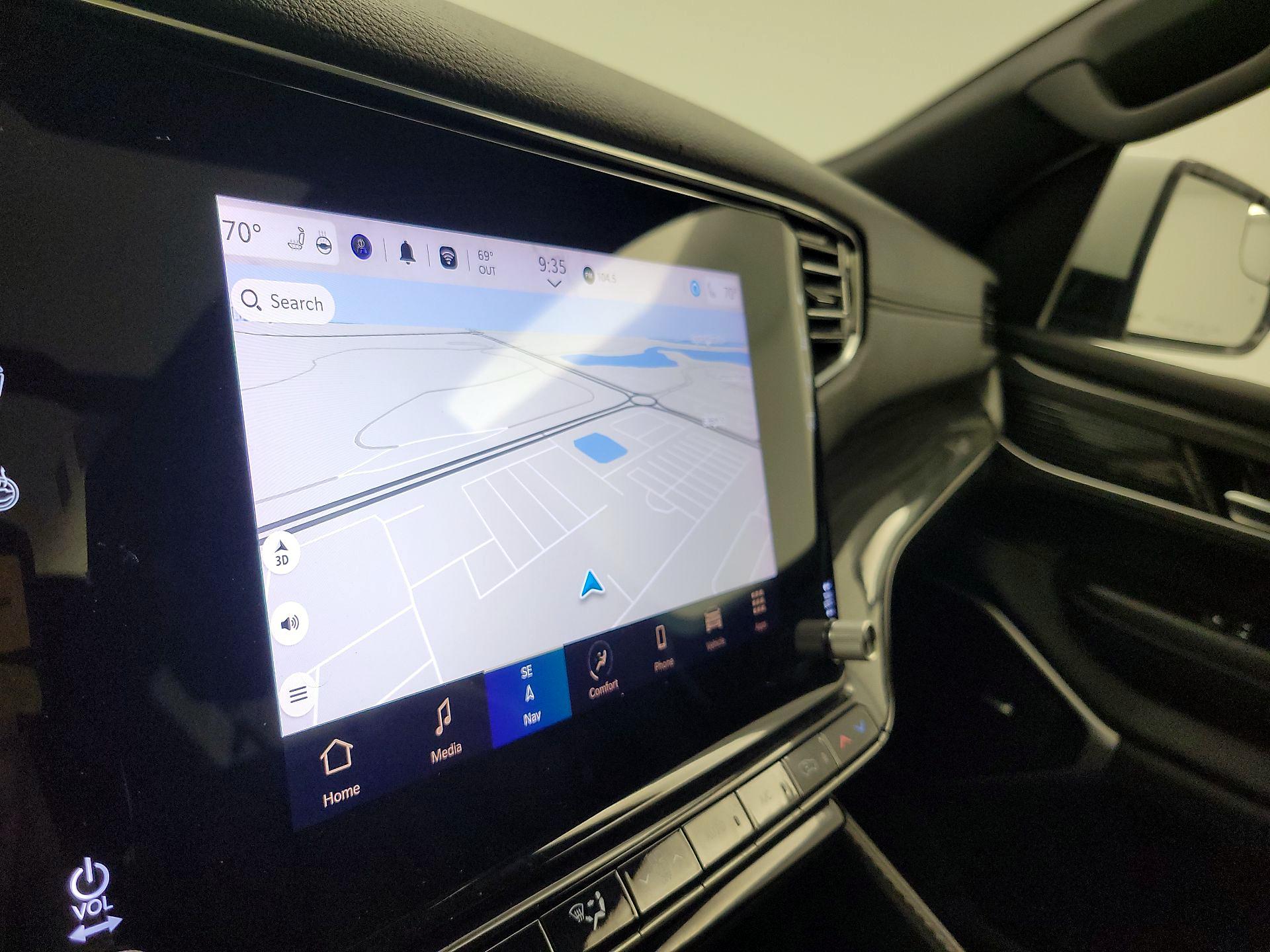 Thumbnail: 2022 Jeep Wagoneer - 14