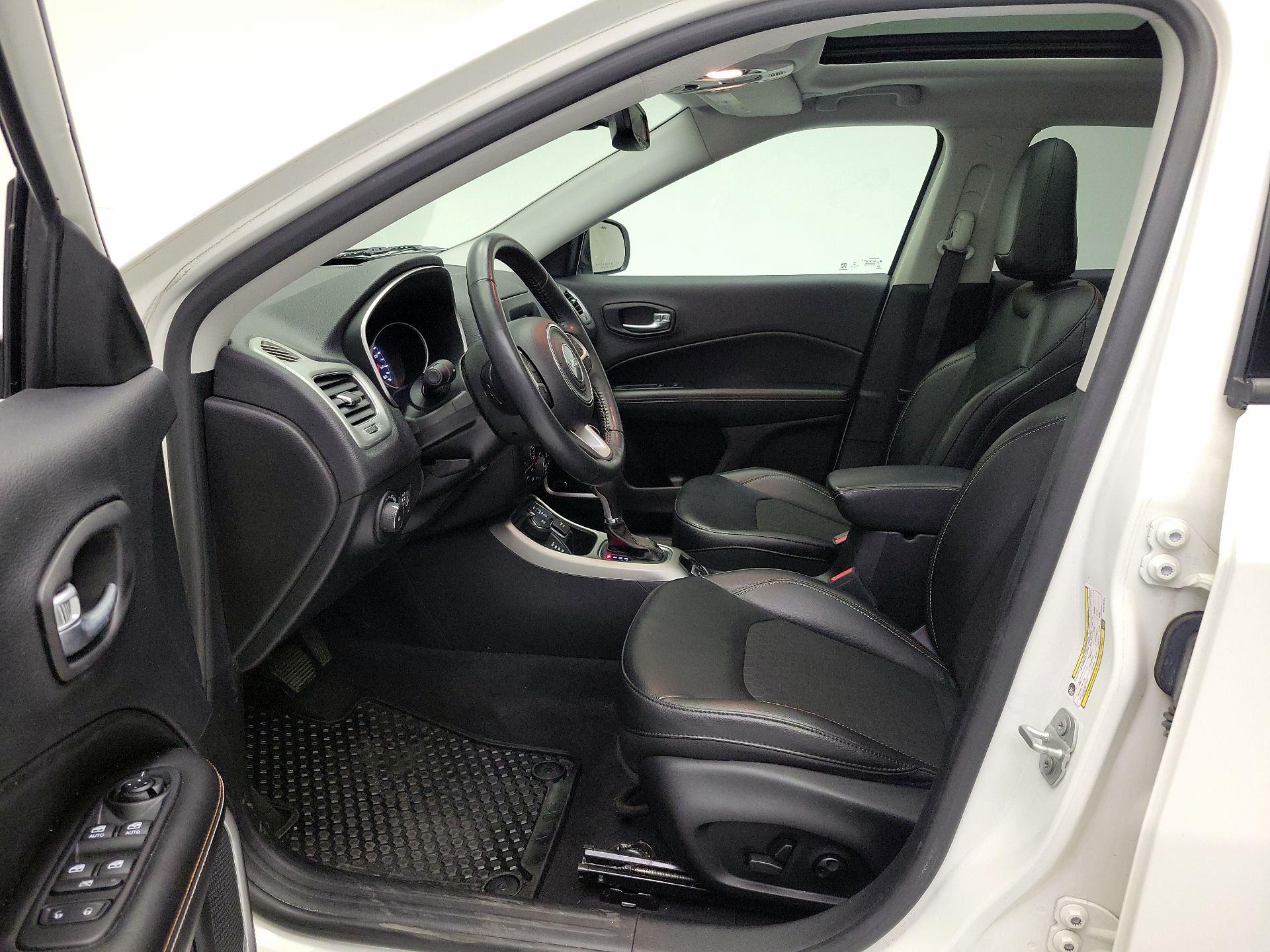 Thumbnail: 2021 Jeep Compass - 11