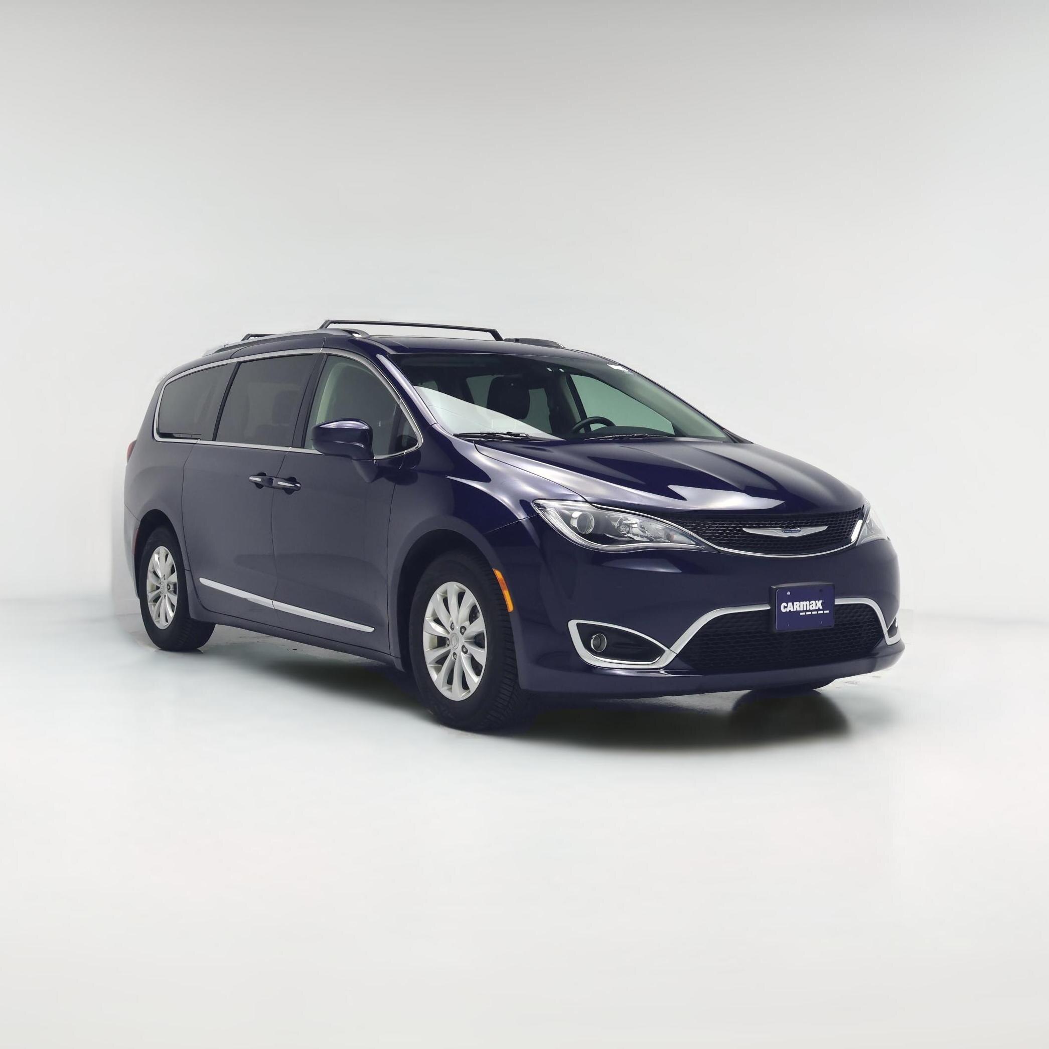 Thumbnail: 2018 Chrysler Pacifica - 1