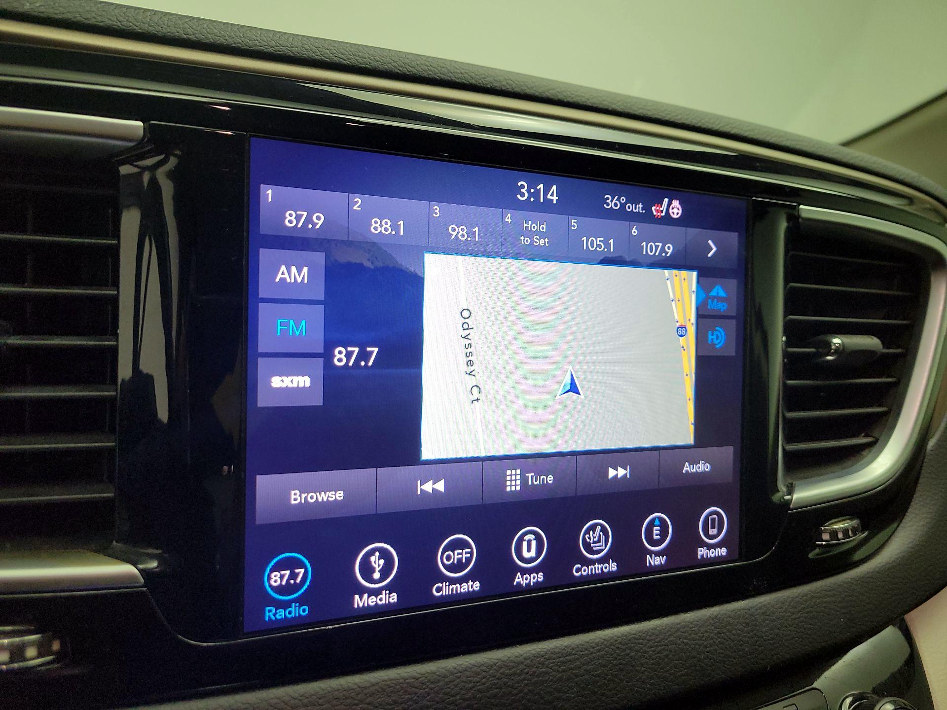 Thumbnail: 2018 Chrysler Pacifica - 15