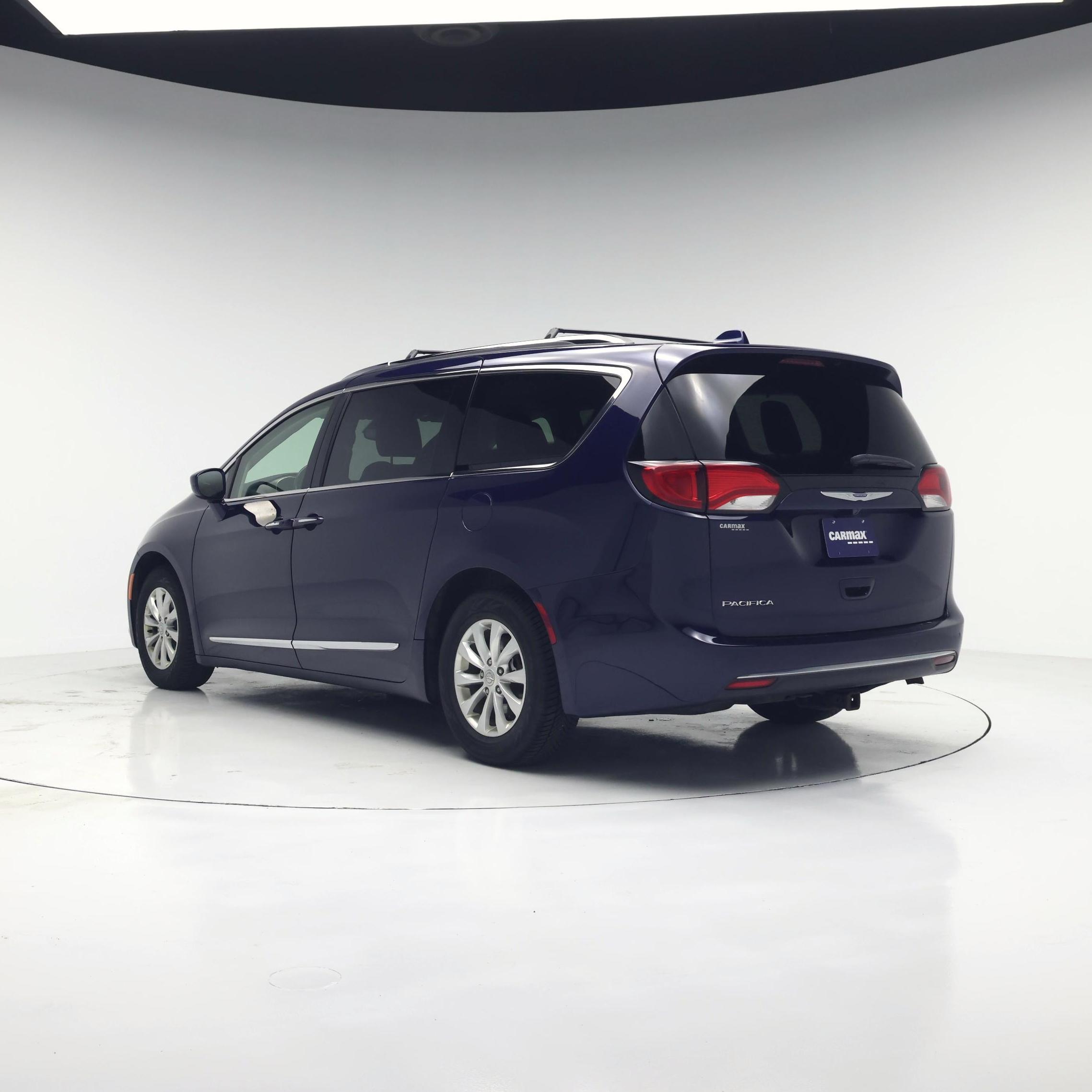 Thumbnail: 2018 Chrysler Pacifica - 2